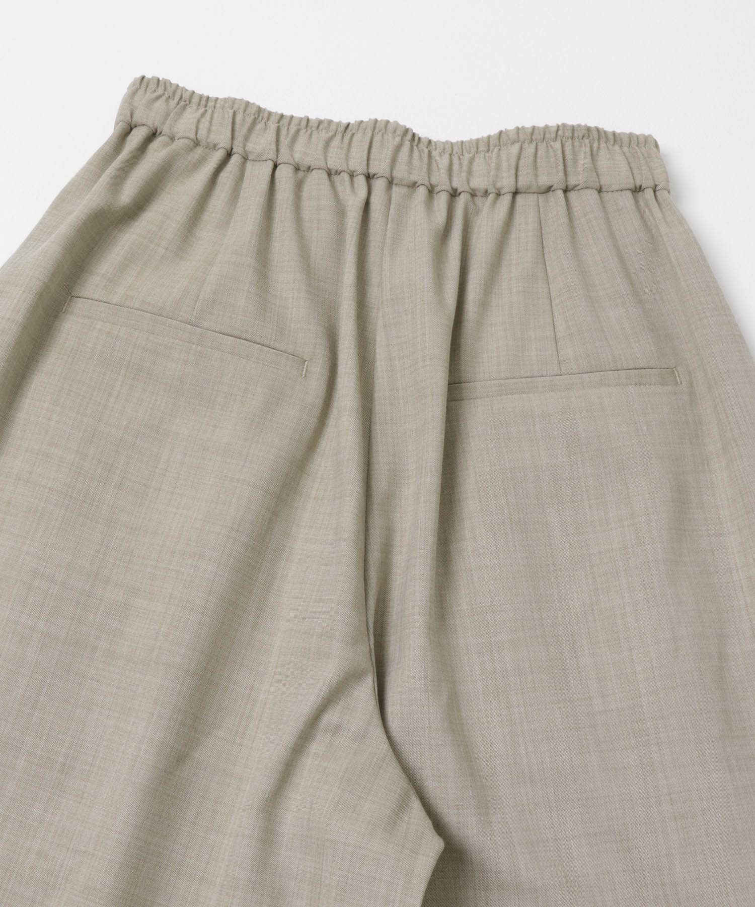 URBAN RESEARCH「『3サイズ展開』『イージーケア』タックギャザーストレートパンツ」|その他|