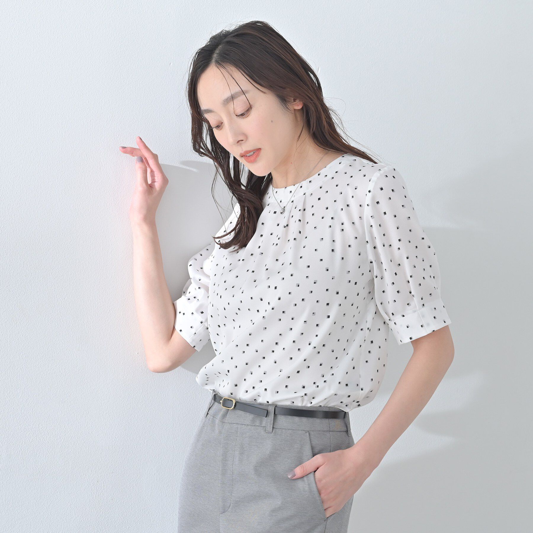 UNTITLED「タックディティールブラウス」|シャツ・ブラウス|