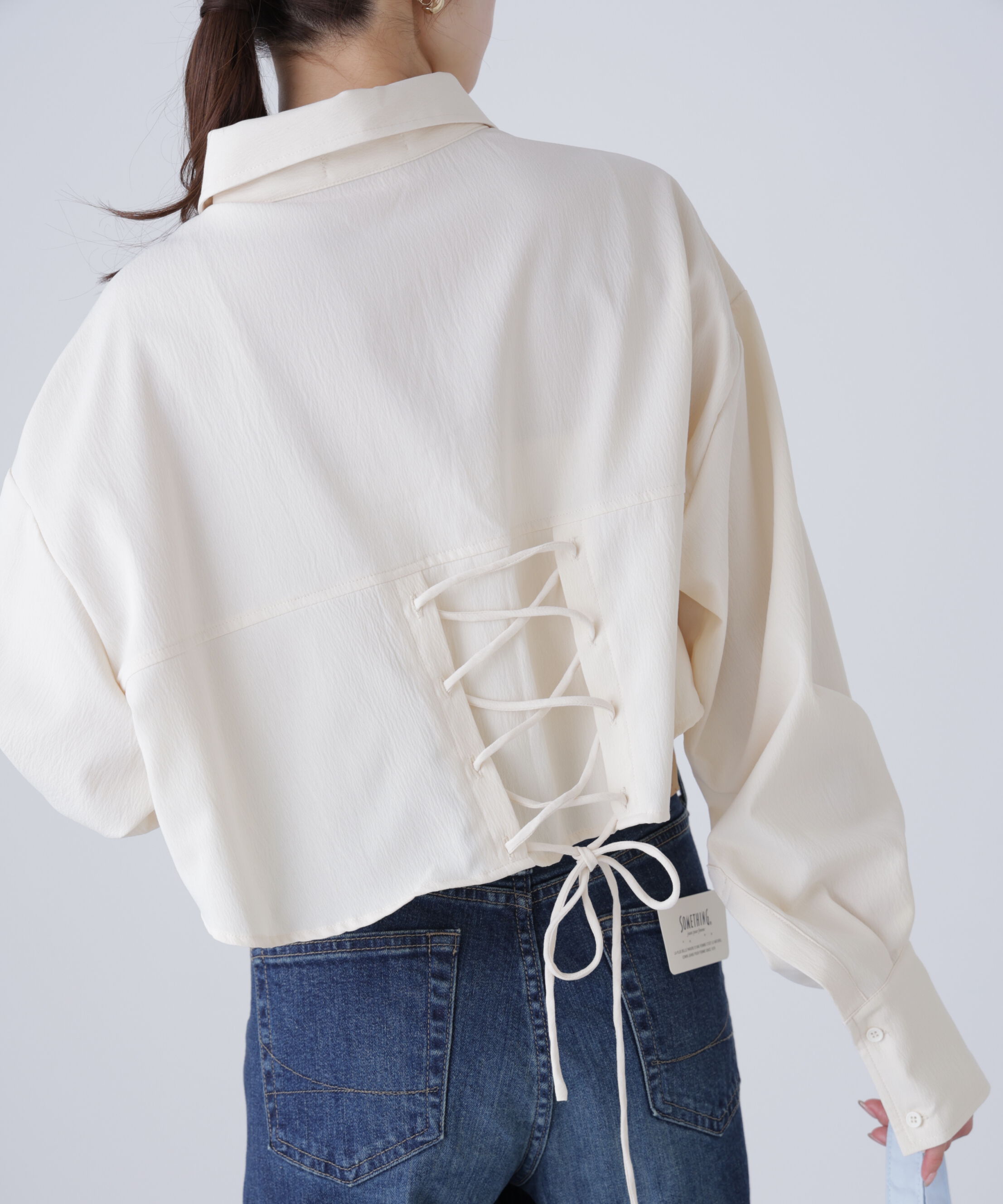  「バックレースアップショート丈シャツ」|シャツ・ブラウス|