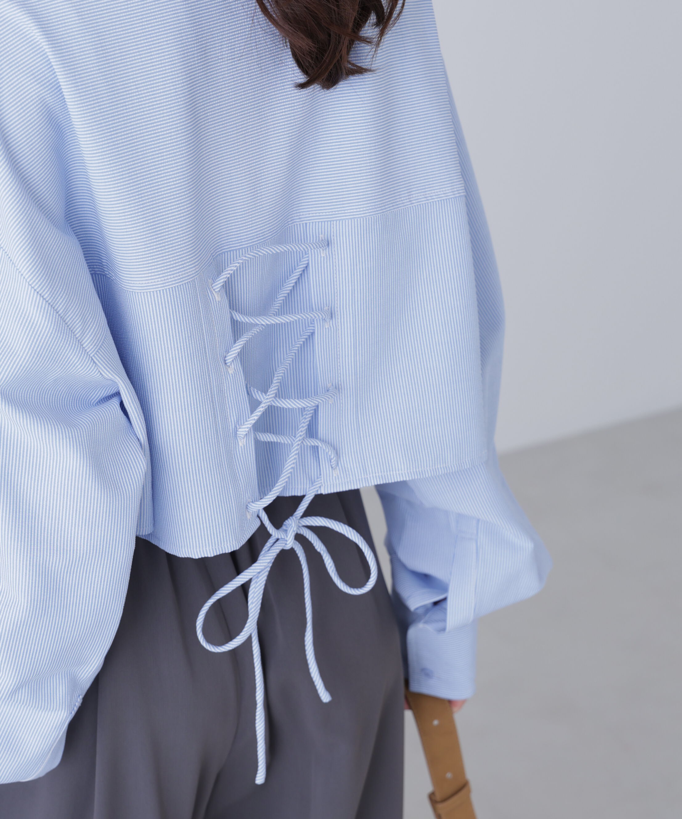  「バックレースアップショート丈シャツ」|シャツ・ブラウス|