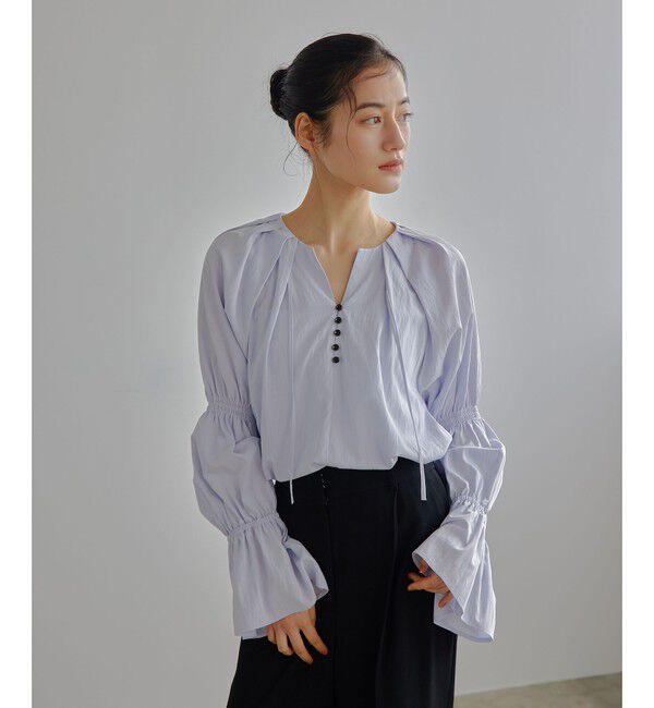 EMMEL REFINES「＜EMMEL REFINES＞EM フロントボタン ソデシャーリング ブラウス」|シャツ・ブラウス|