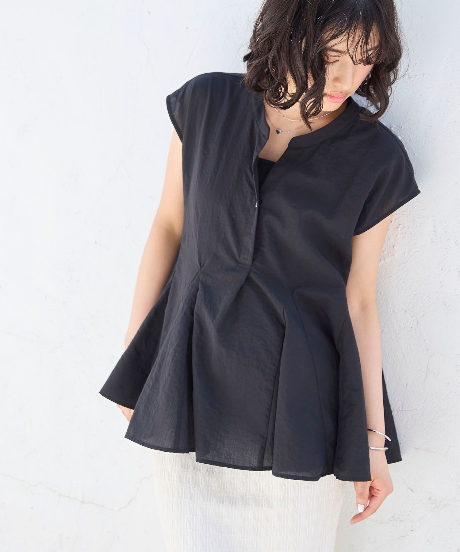 VIS「【防シワ/洗える】スキッパーフレアブラウス」|シャツ・ブラウス|