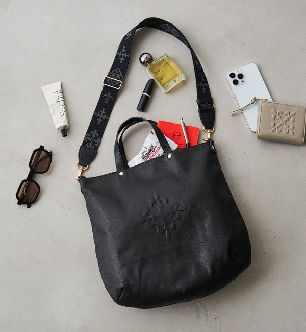  「スリム2WAYトートバッグ <エンボスモノグラム>」|トートバッグ|