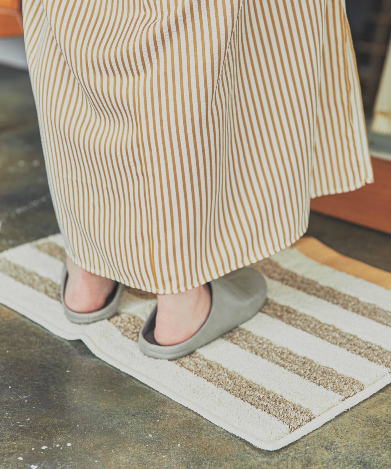 URBAN RESEARCH DOORS「『洗濯可』calmland　フロアラグ 46&times;70」|クッション・クッションカバー|