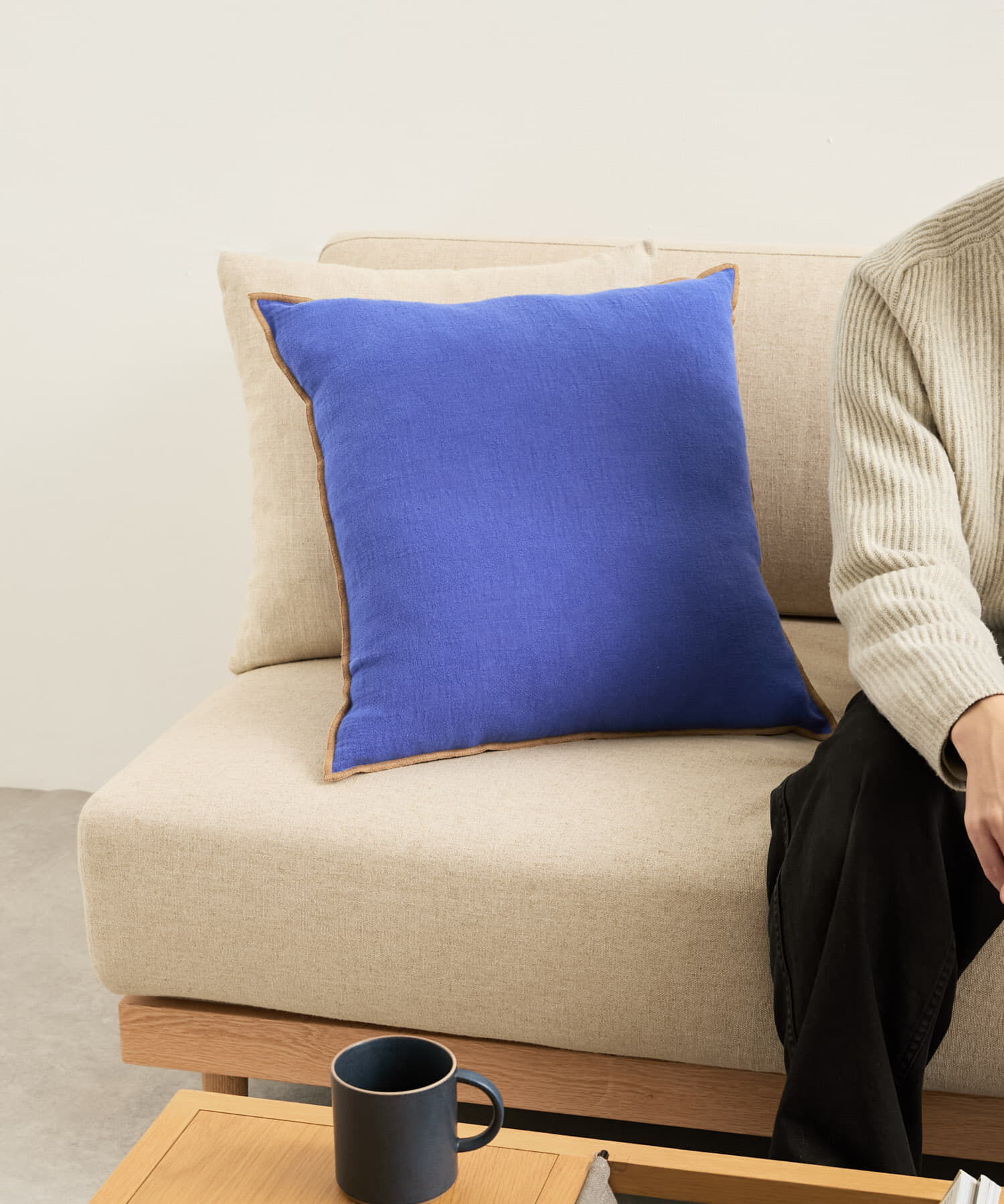 URBAN RESEARCH DOORS「BRITA SWEDEN　EVY クッションカバー 50&times;50cm」|クッション・クッションカバー|