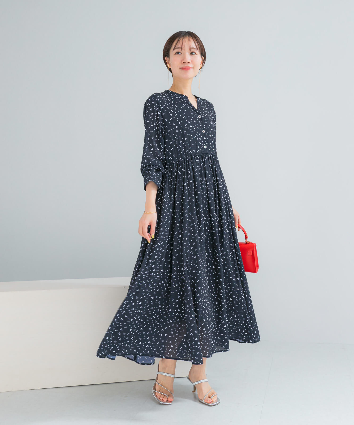 URBAN RESEARCH ROSSO「『WEB限定』ランダムドットボリュームワンピース」|ワンピース|ネイビー