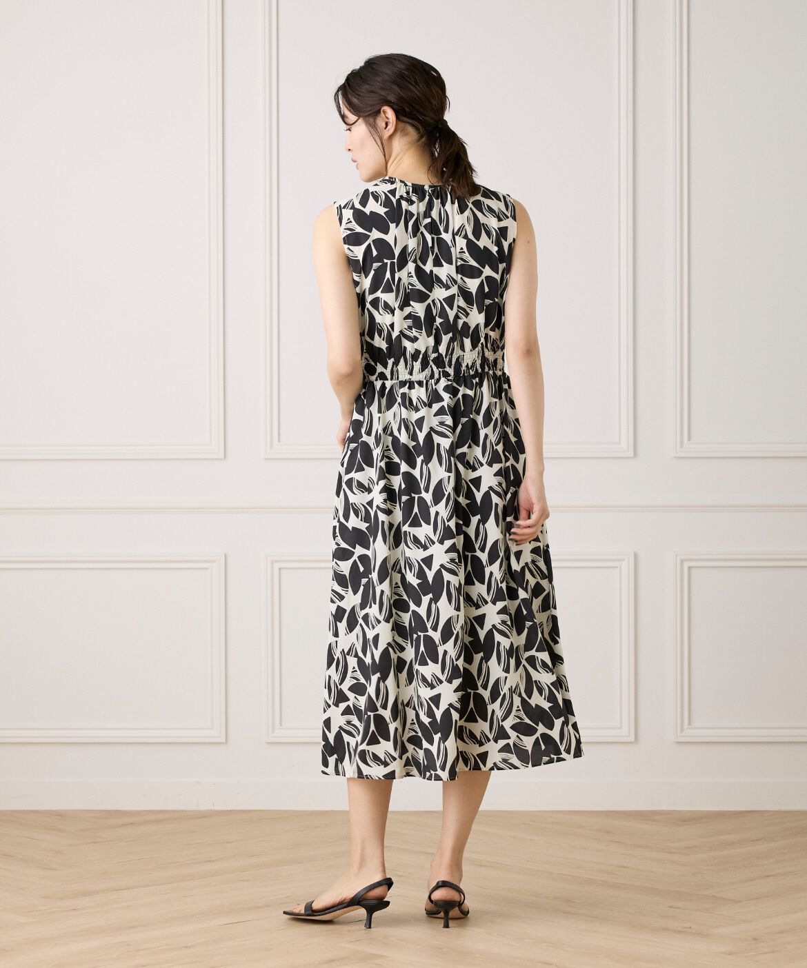 INED「ノースリーブプリントワンピース」|ワンピース|