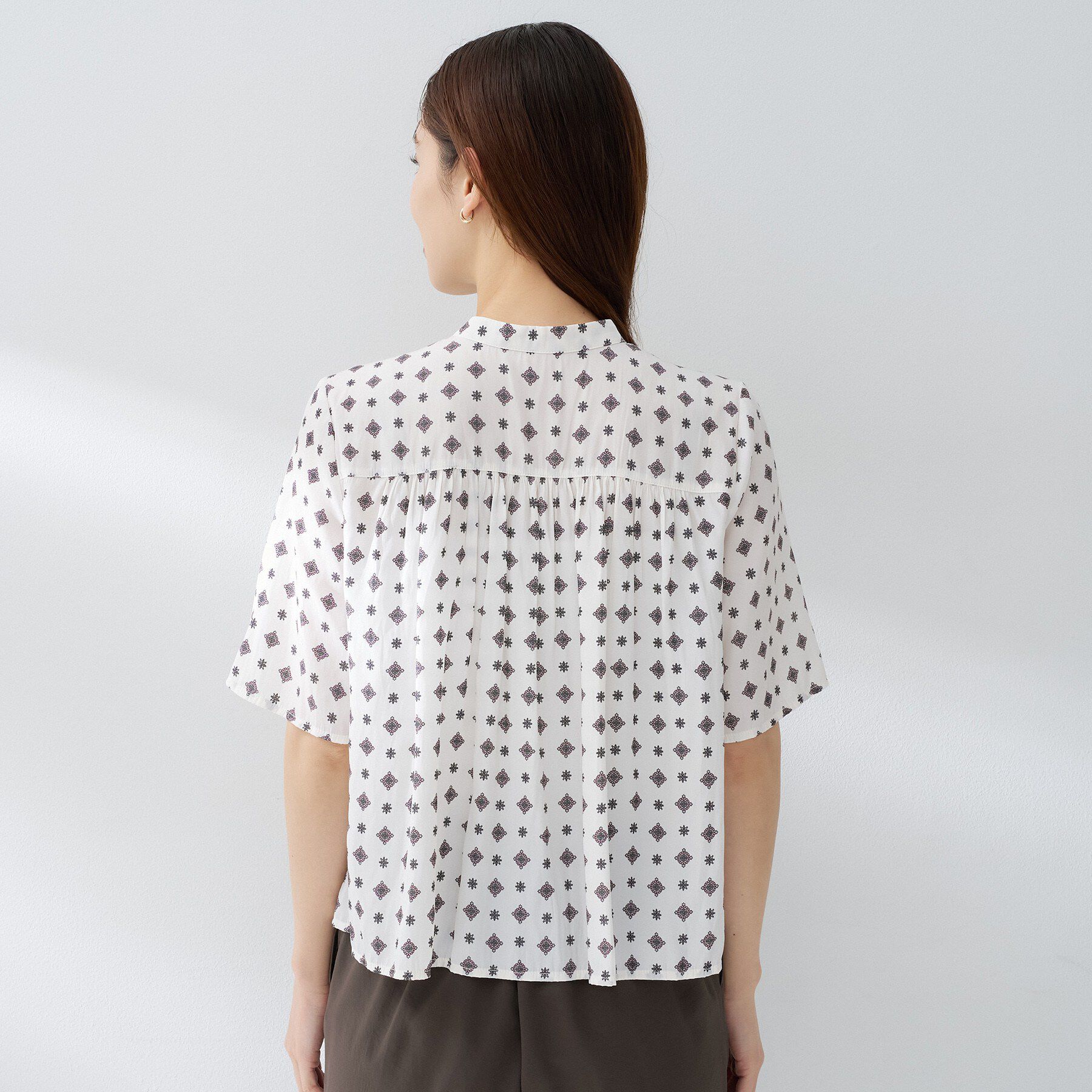 UNTITLED「コモンプリントブラウス」|シャツ・ブラウス|