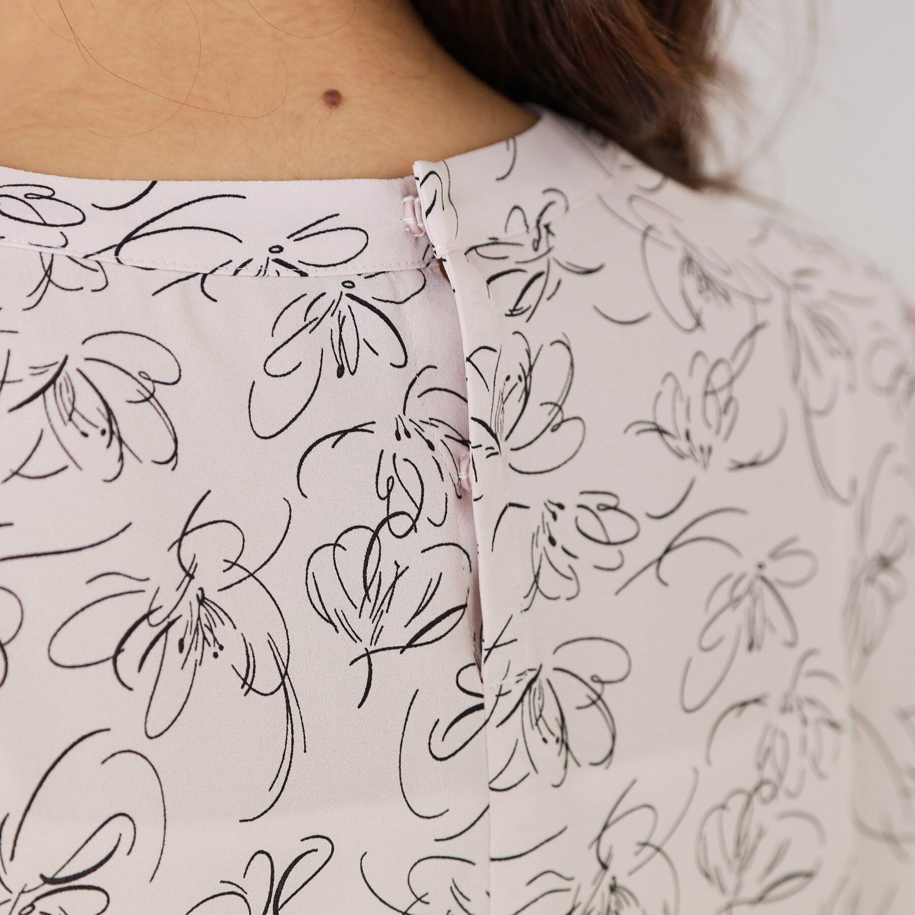 COUP DE CHANCE「【手洗い可／日本製】花柄モックネックブラウス」|シャツ・ブラウス|