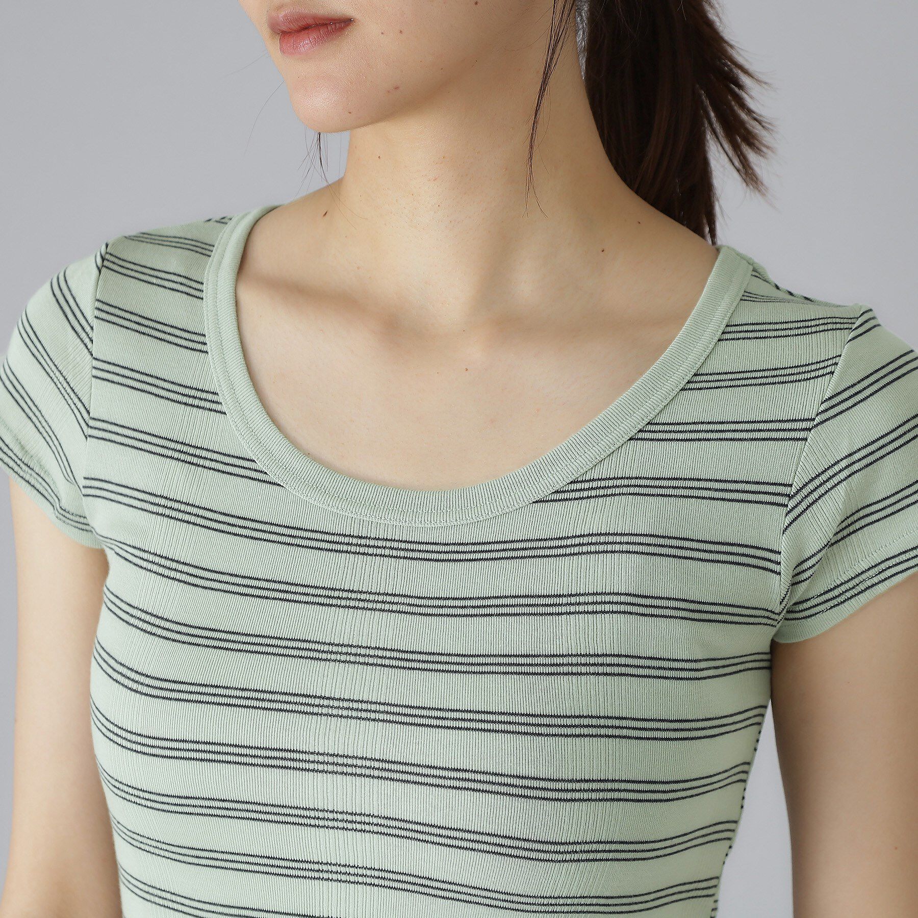 DRESSTERIOR「Robert．P．Miller（ロベルト・ピー・ミラー）パネルリブボーダーUネックTシャツ」|Tシャツ・カットソー|