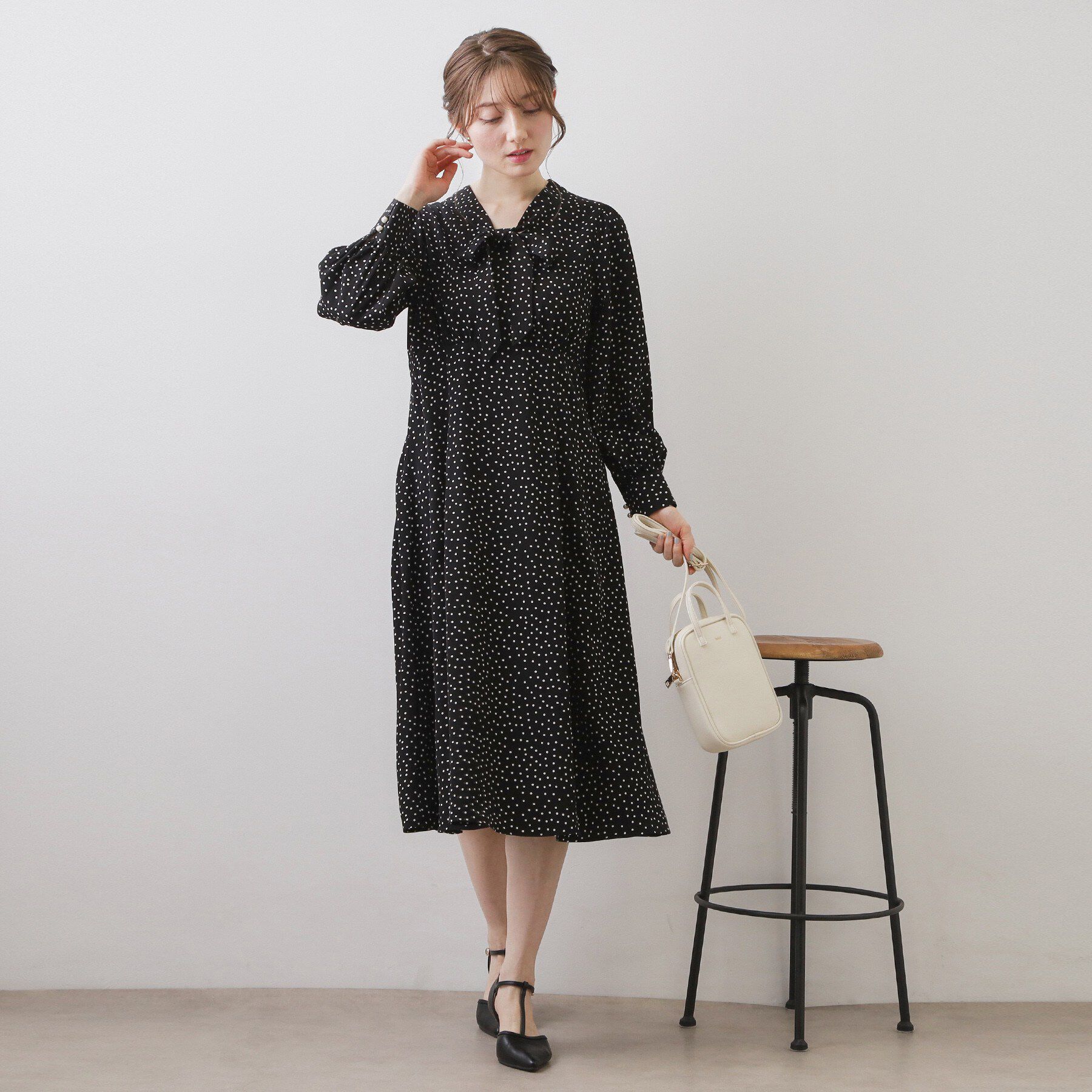 index「リボンボウタイドットワンピース【洗濯機OK/イージーアイロン/防シワ】」|ワンピース|