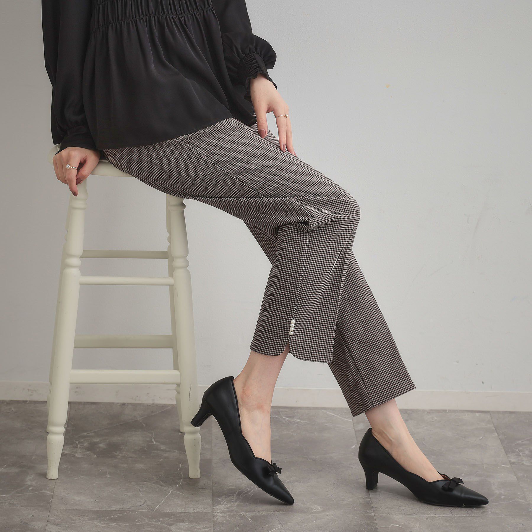 Couture broach「【通勤・美脚見え・あったか】裏起毛パール調スカラ裾デザインパンツ」|その他|