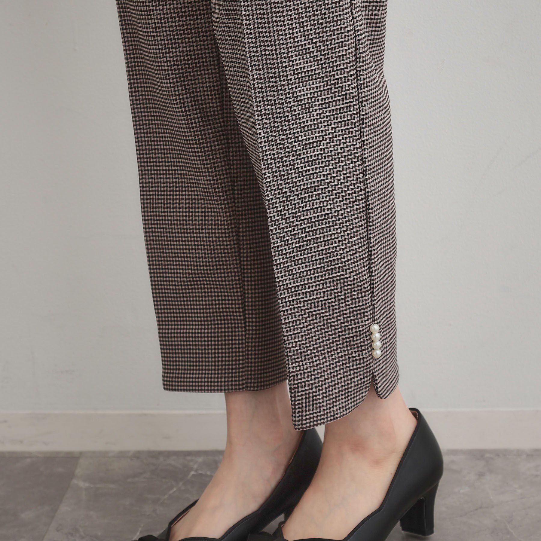 Couture broach「【通勤・美脚見え・あったか】裏起毛パール調スカラ裾デザインパンツ」|その他|