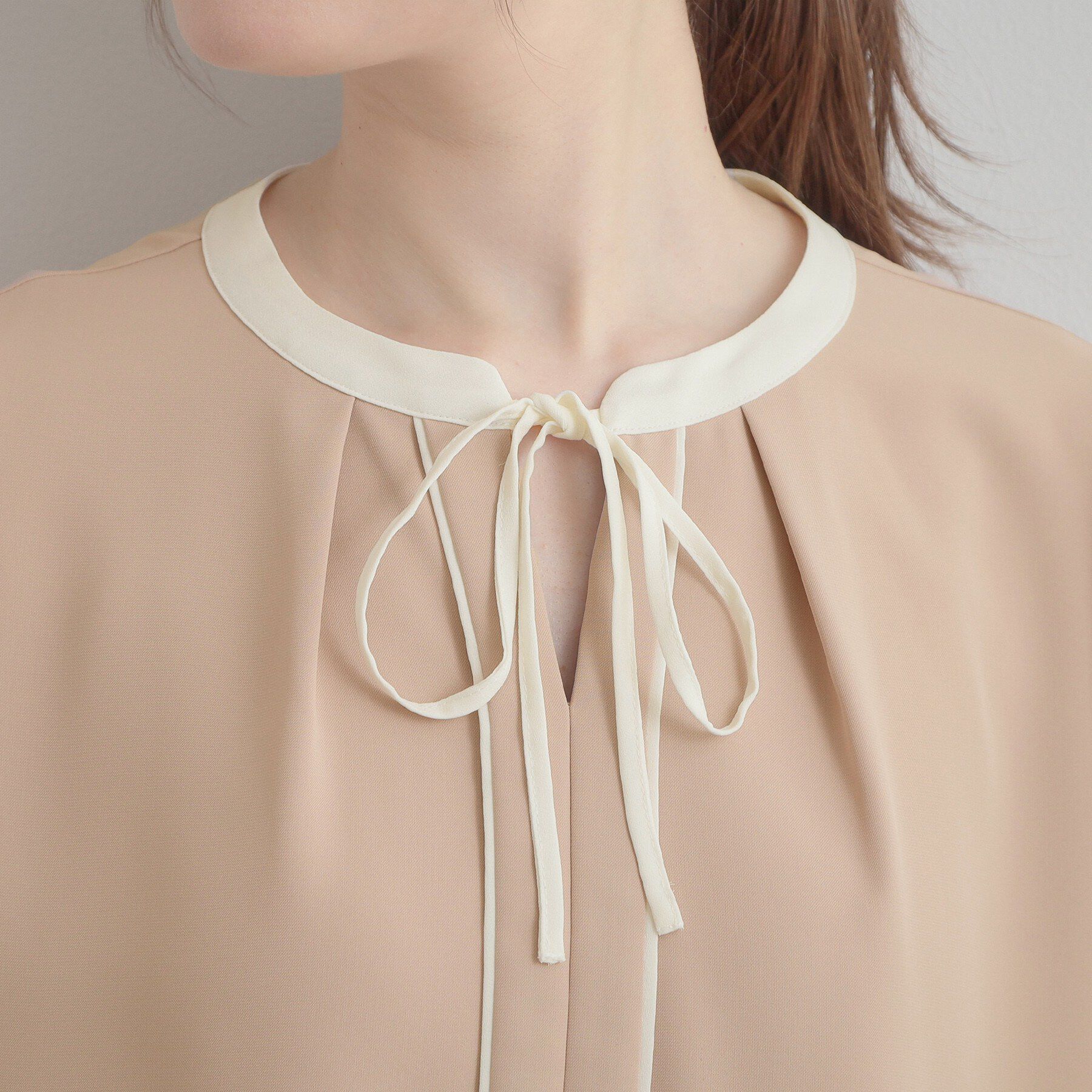 Couture broach「【洗える・ハレの日・通勤】配色 細リボンタイ ブラウス」|シャツ・ブラウス|