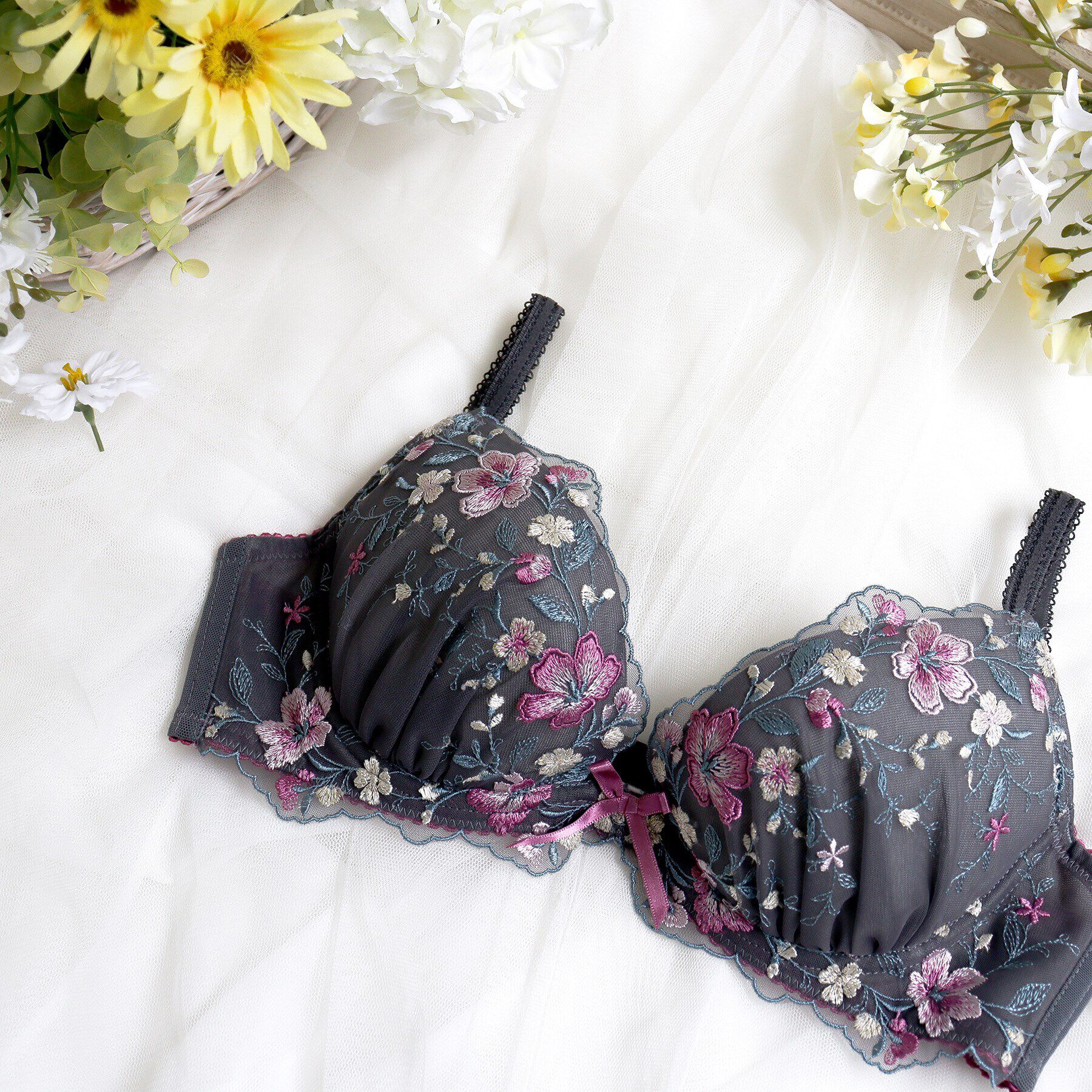 Risa Magli「シェンナ ブラジャー（B-D）＜リサマリ ミラクル谷間ブラ＞」|インナー|