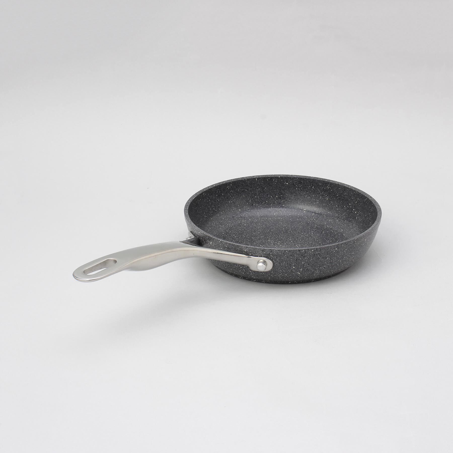 212 KITCHEN STORE「サリーナ セラミックフライパン 20センチ ＜BALLARINI バッラリーニ＞」|食器・キッチングッズ|