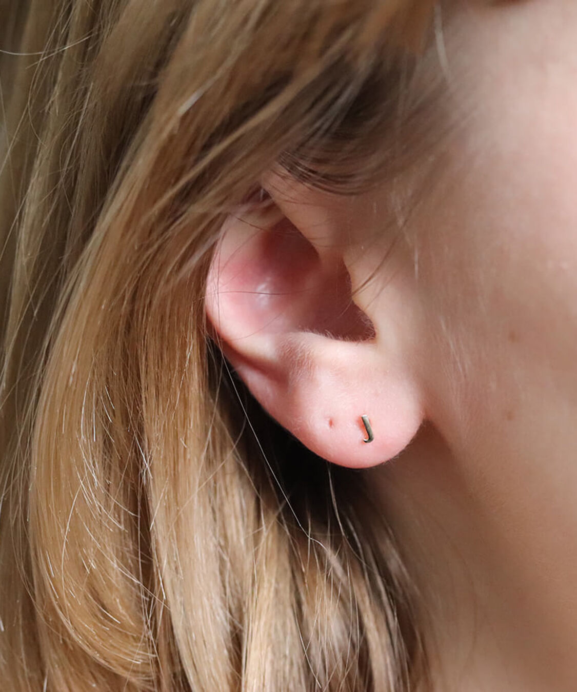  「ゴールド イニシャル ピアス | K10YG 【片耳用】」|ピアス|