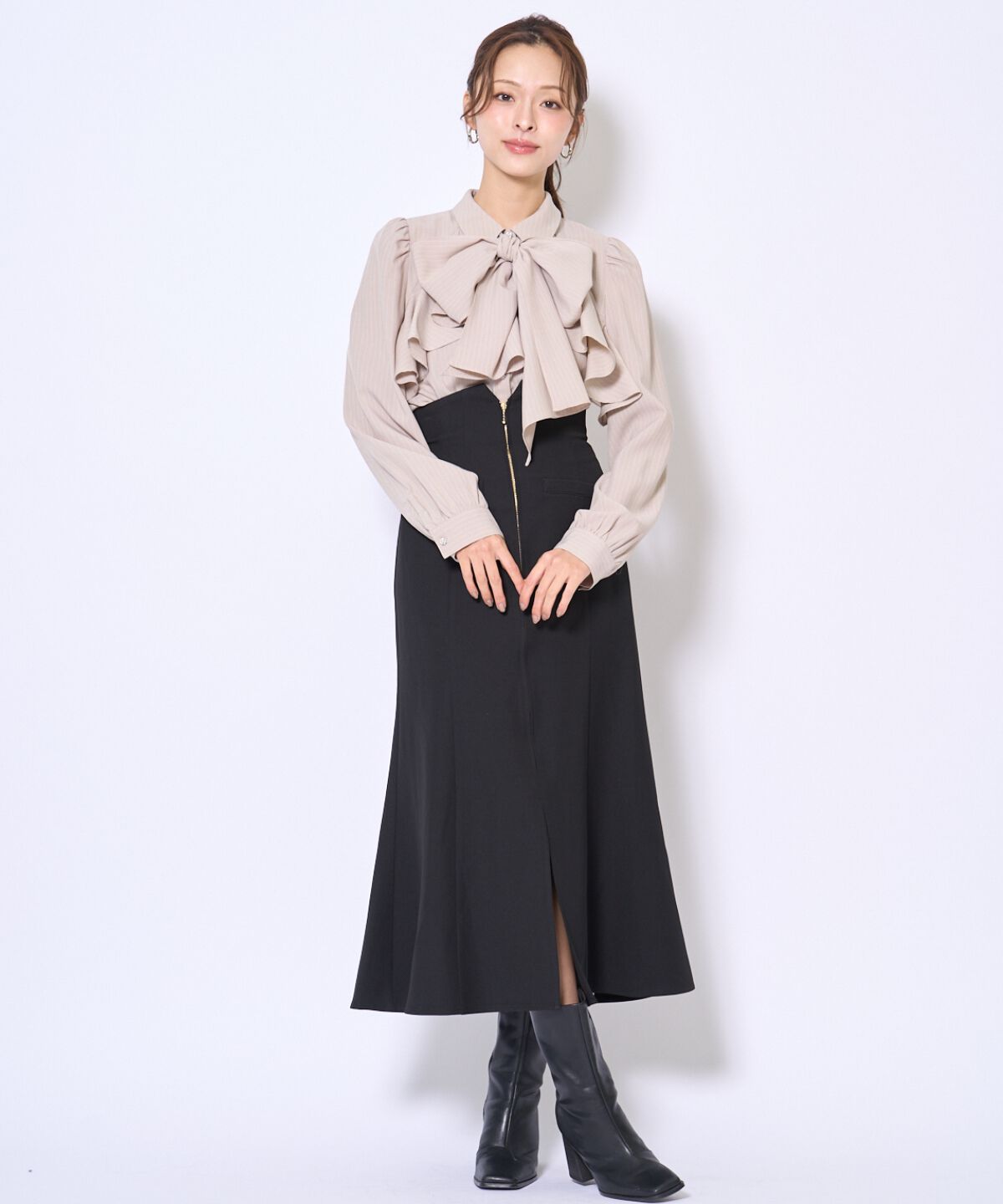 アンドクチュール「ビジューボタンフリルケープ長袖ブラウス」|シャツ・ブラウス|