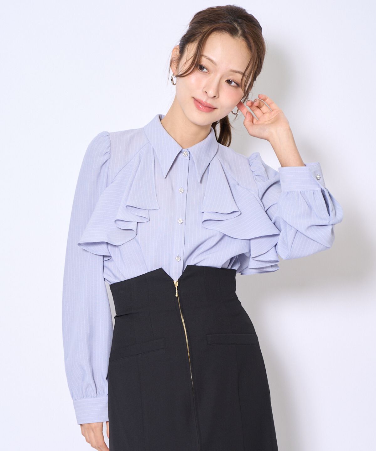 アンドクチュール「ビジューボタンフリルケープ長袖ブラウス」|シャツ・ブラウス|