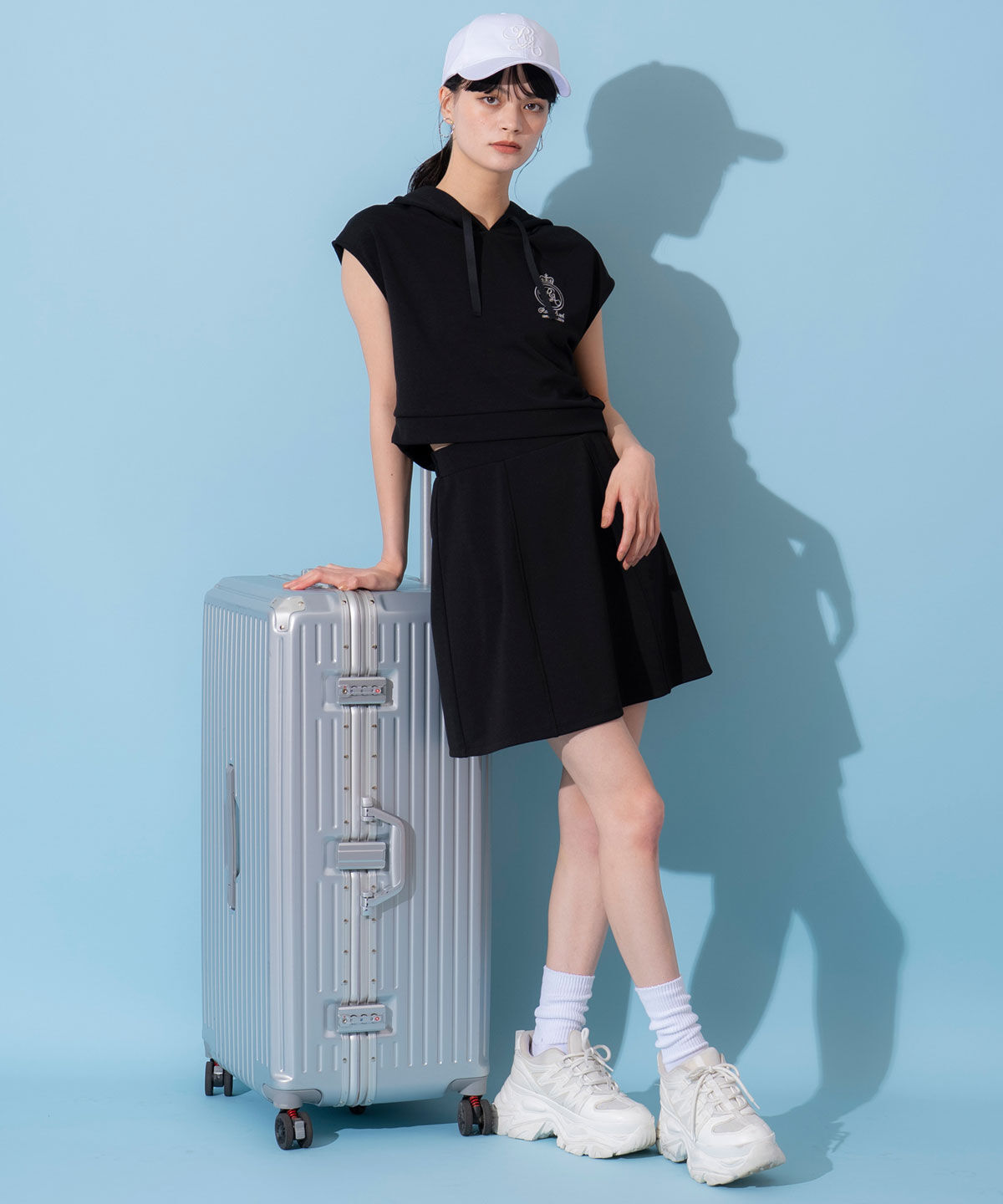 REDYAZEL「エンブレム刺繍フーディー&times;フレアスカートセットアップ」|ワンピース|