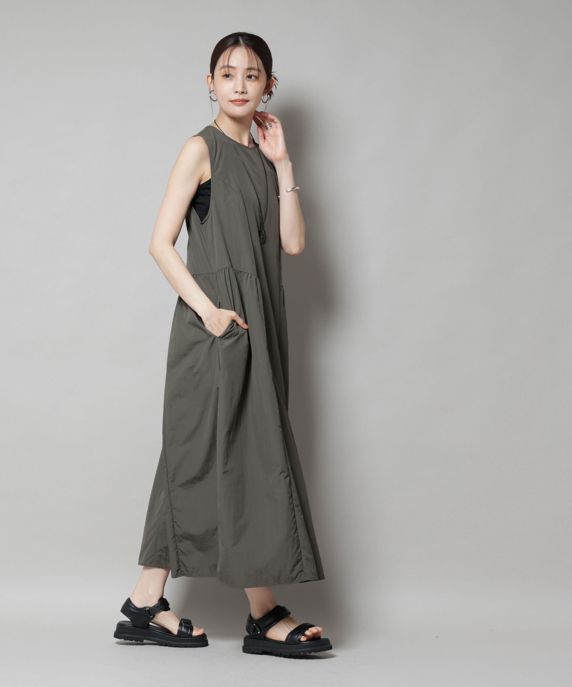 nano･universe「サイドギャザーナイロンワンピース」|ワンピース|