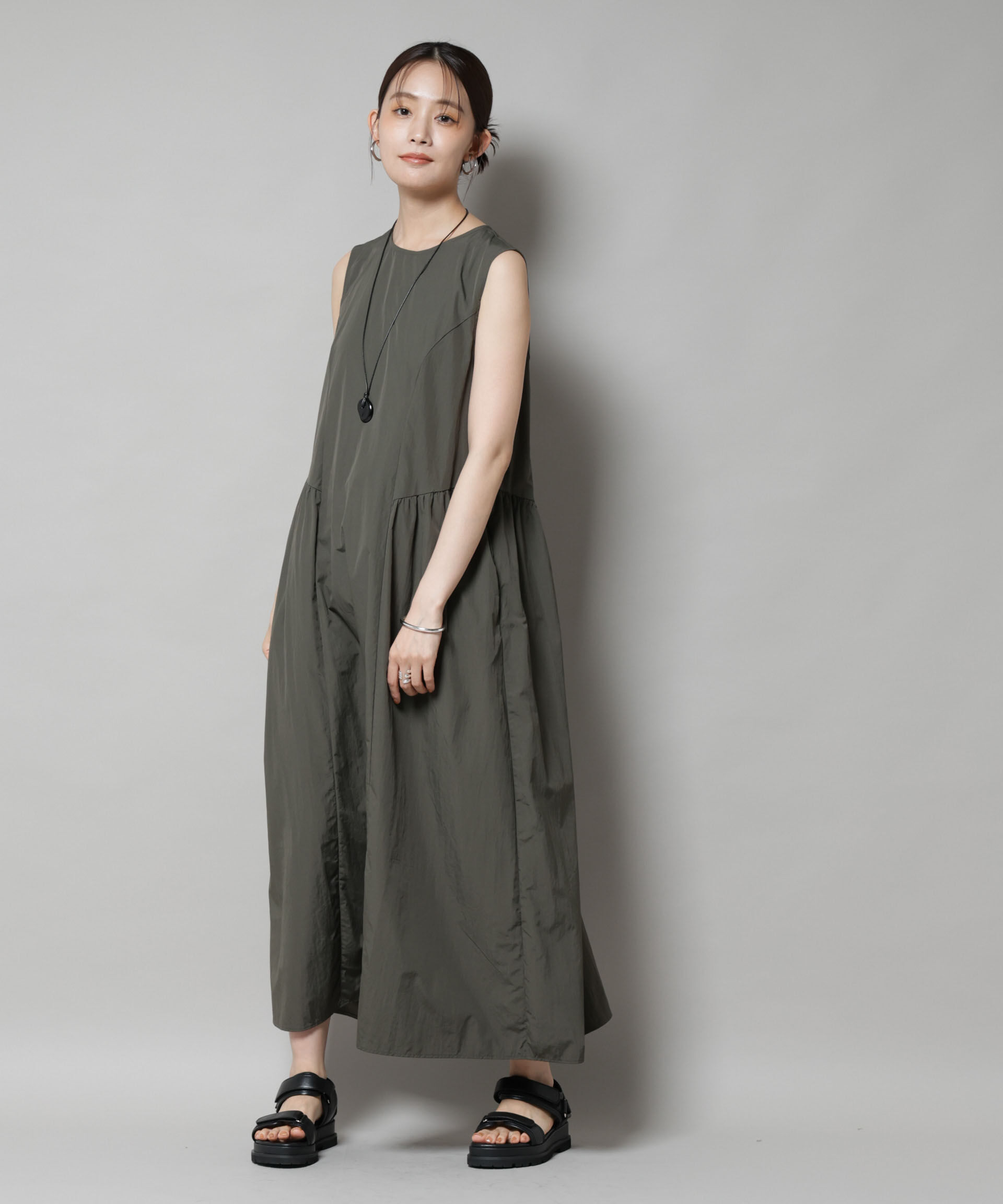 nano･universe「サイドギャザーナイロンワンピース」|ワンピース|