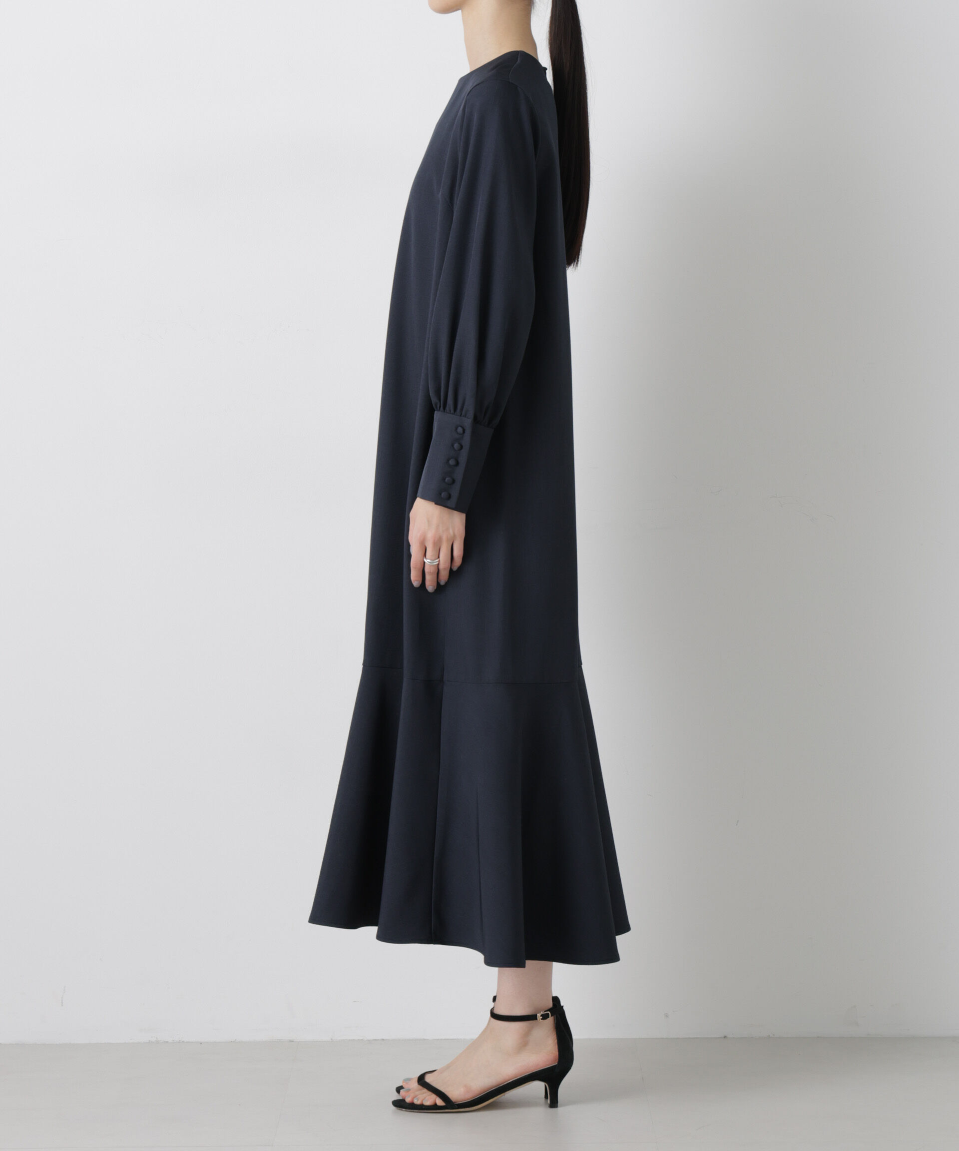 nano･universe「ヘムフレアクルミボタンスリーブワンピース」|ワンピース|