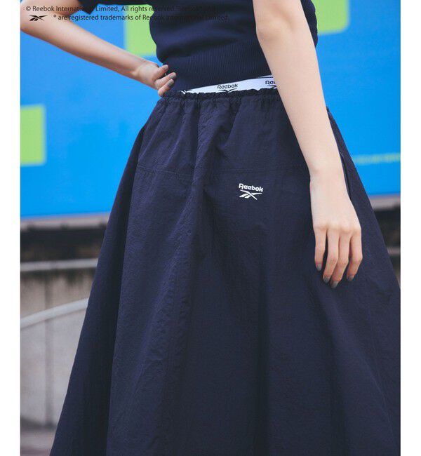 VIS「【Reebok】VIS別注ロゴベルトフレアースカート」|スカート|ネイビー(40)