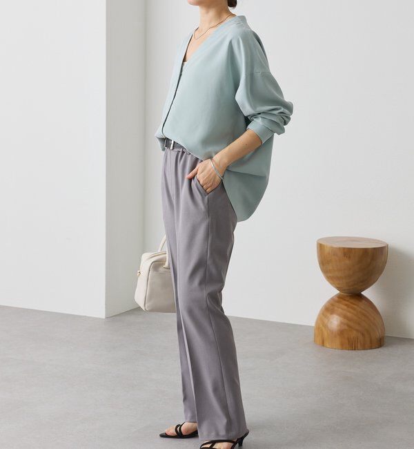  「【女性らしい抜け感】メタルボタンノーカラーブラウス」|シャツ・ブラウス|