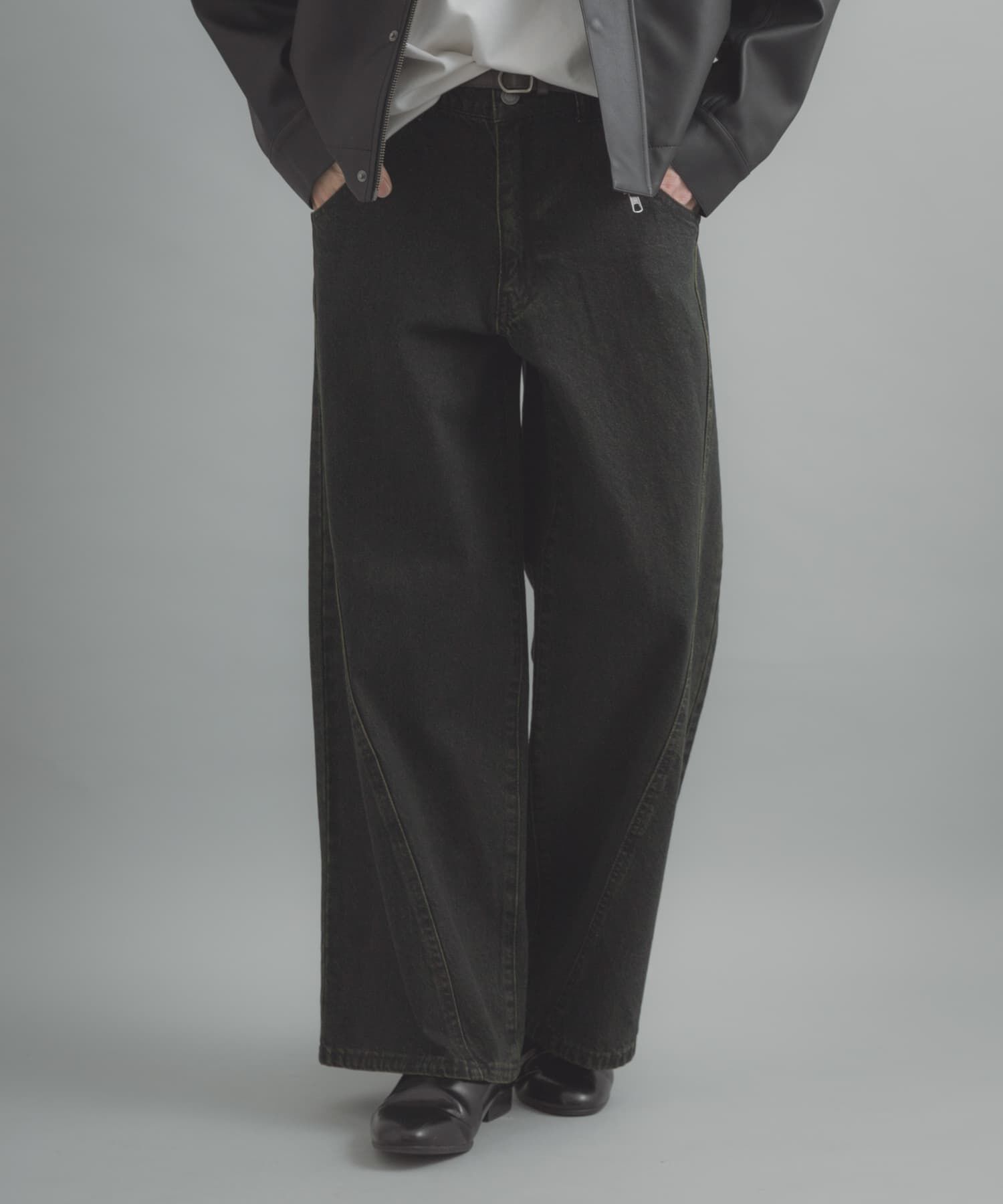 SENSE OF PLACE by URBAN RESEARCH「『ユニセックス』ケミカルバギーワイドデニムパンツ」|デニム|ブラック