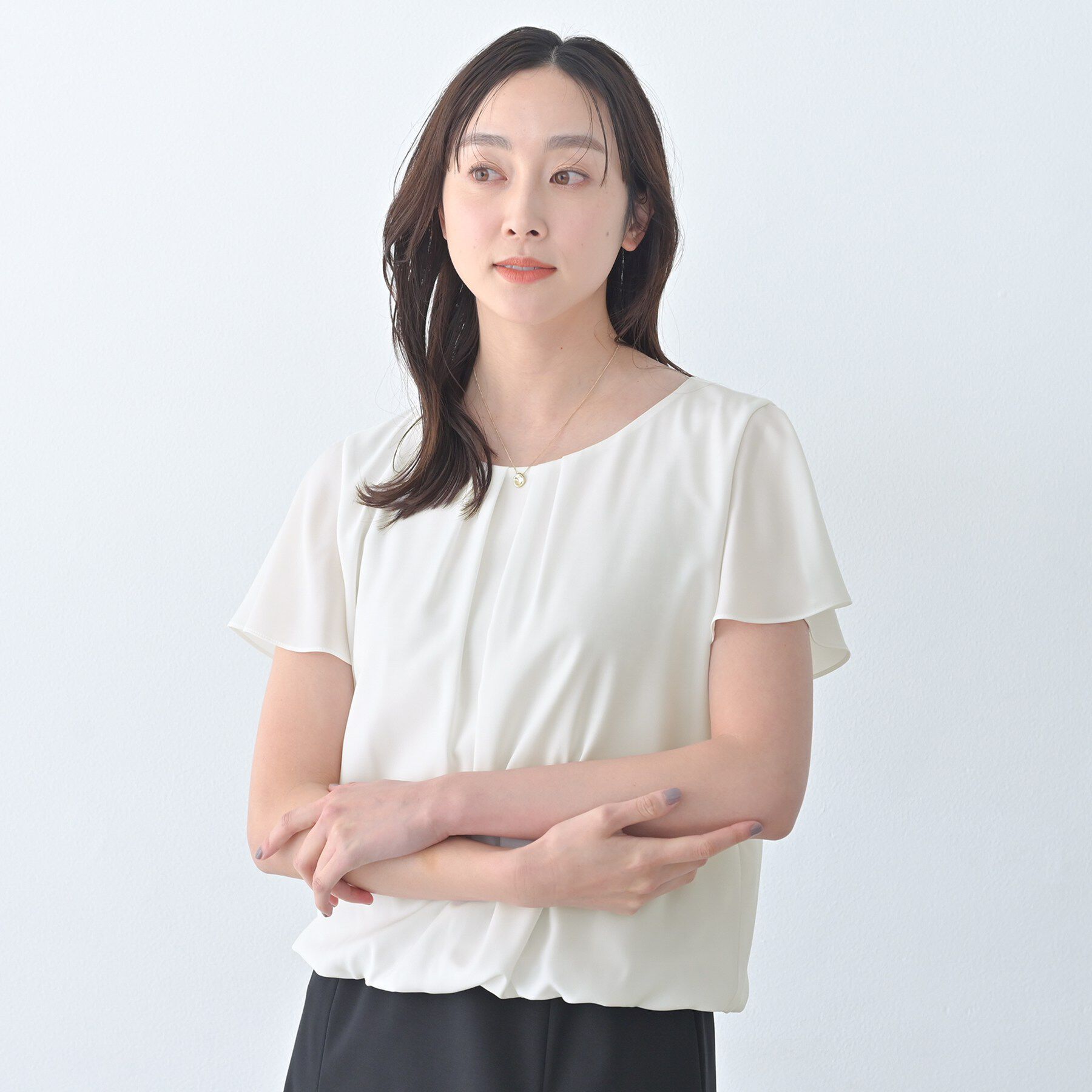 UNTITLED「パウダリータックブラウス」|シャツ・ブラウス|