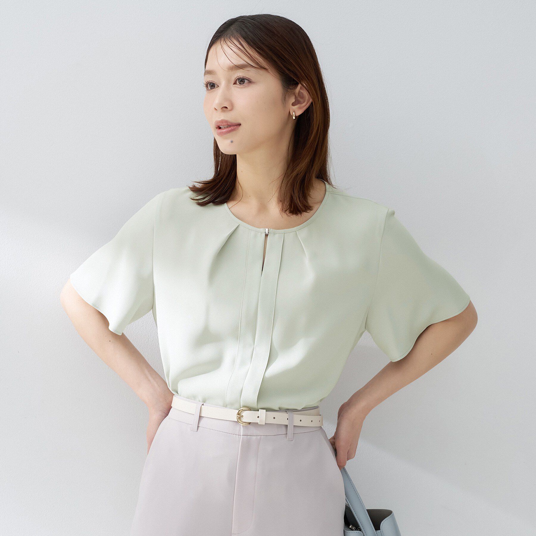 UNTITLED「ジョーゼットミニマルブラウス」|シャツ・ブラウス|ライトグリーン(02