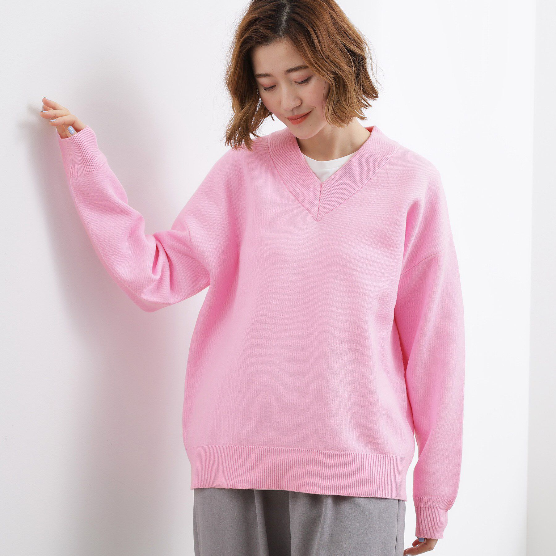 grove「ラフさときれいめを両立する、大人のスウェットライクVネックニット」|ニット・セーター|