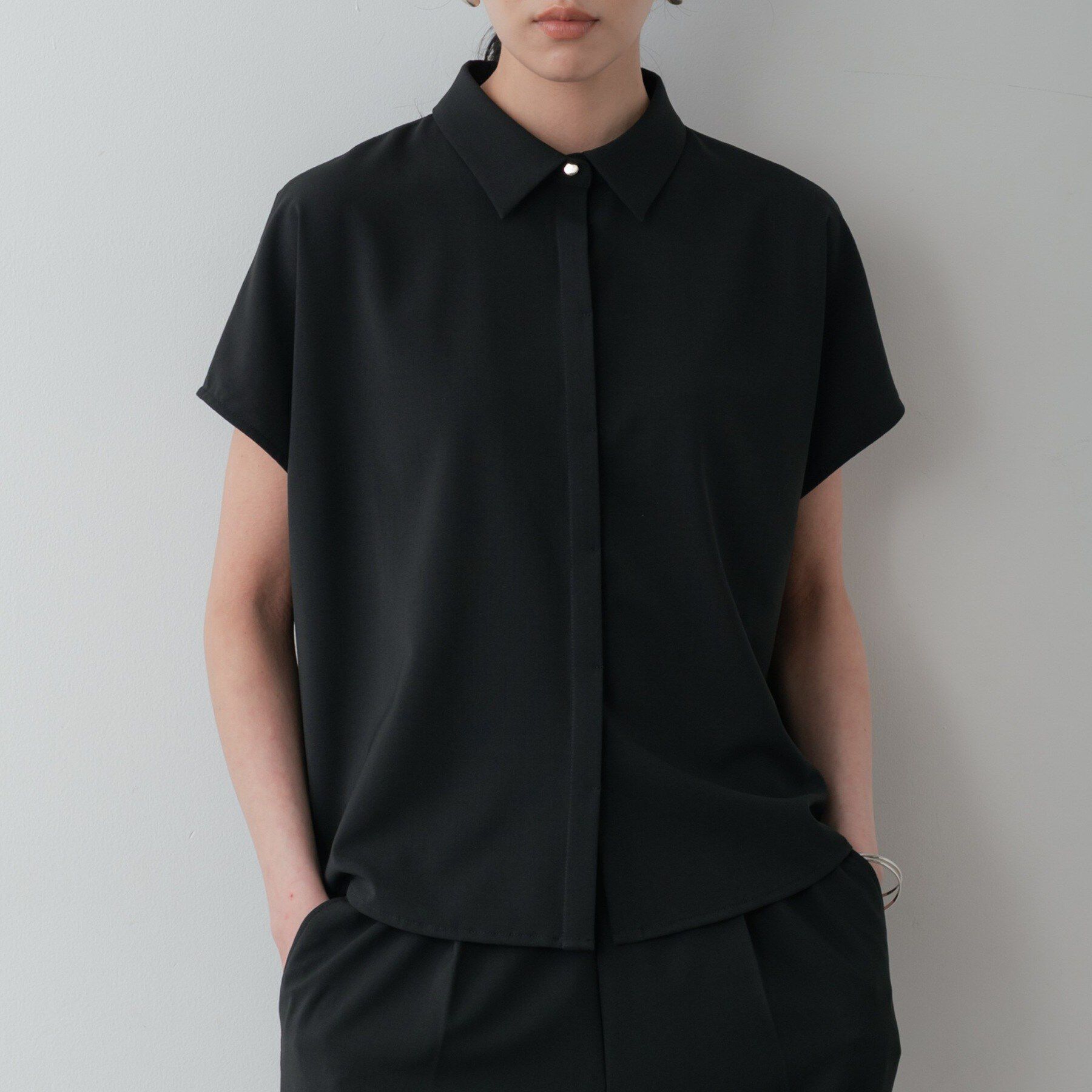 GALLEST「Comfy SET UP｜フレアスリーブブラウス【セットアップ対応／通勤／カセット服／接触冷感／UV」|シャツ・ブラウス|ブラック(019)