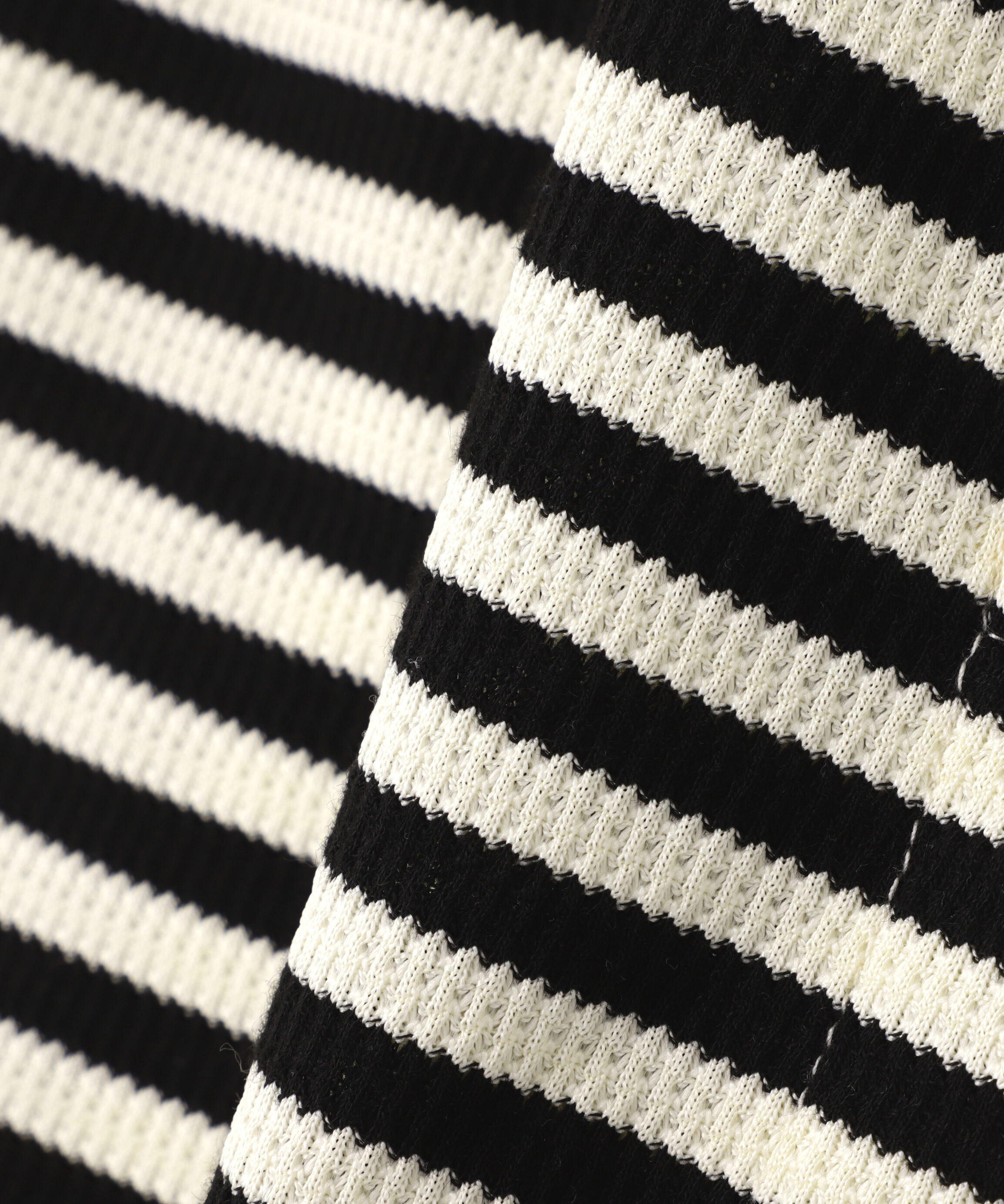  「オフショルフレンチスリーブ前スリットカットソー」|Tシャツ・カットソー|