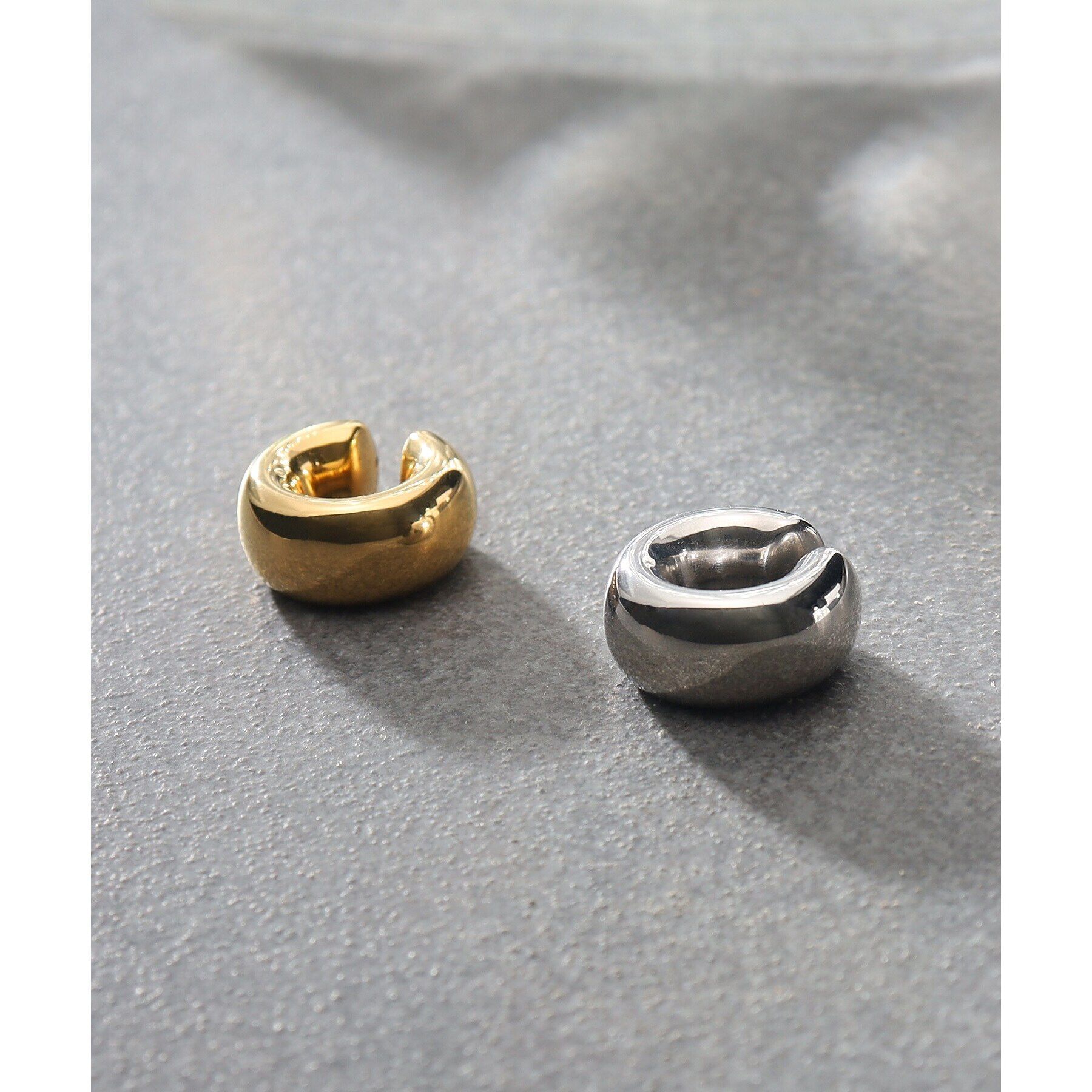 COCOSHNIK ONKITSCH「シルバー ホロウイヤーカフ ワイドフープ」|イヤリング|