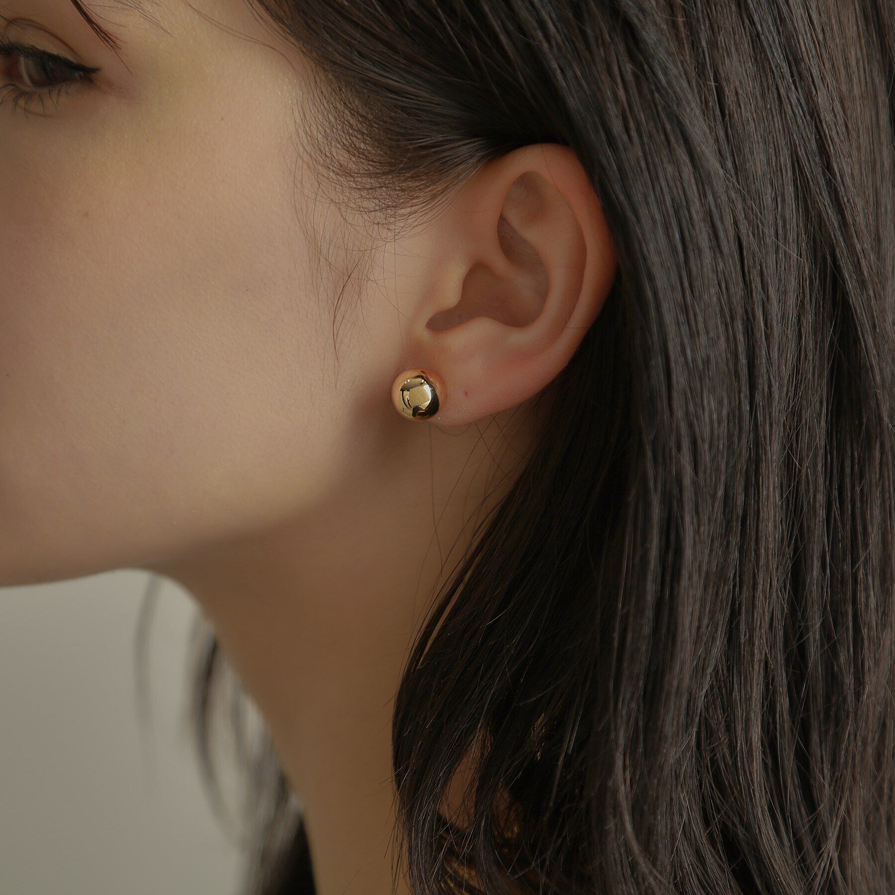 COCOSHNIK「K10中空ボール スタッドピアスL」|ピアス|