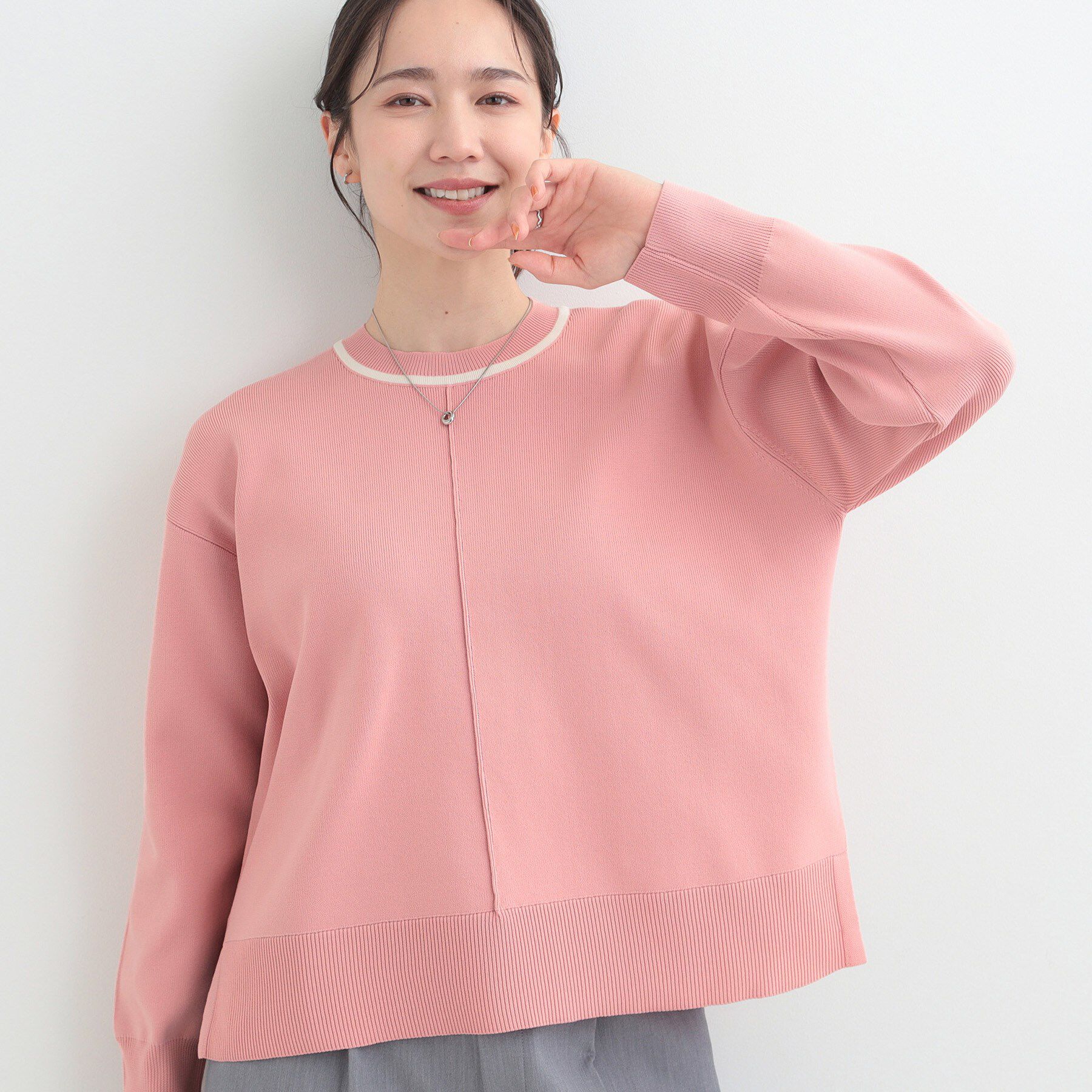 SHOO･LA･RUE「【洗濯機可/S-LL】軽やかなパイピングがポイント スウェットライクニット」|ニット・セーター|ピンク(071)
