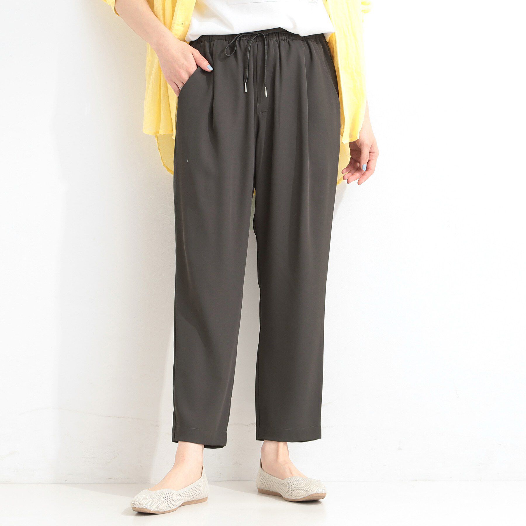 SHOO･LA･RUE「【セットアップ可/ひんやり/UV/SS-3L】さらさらぷるん イージーテーパードパンツ」|その他|チャコールグレー(0