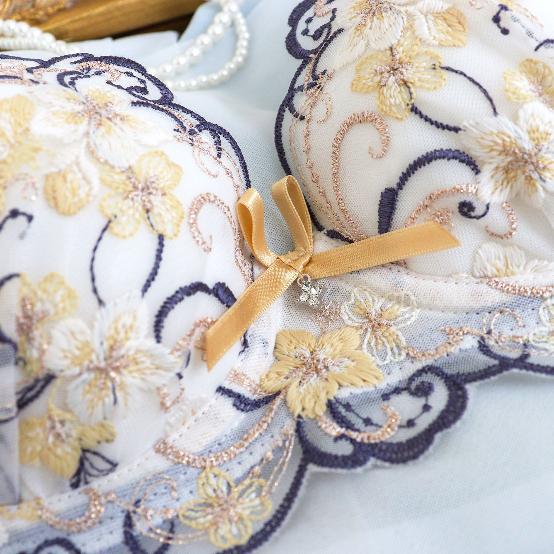 Risa Magli「アイシャ ブラジャー （D-F） ＜サイドシェイプ＞」|インナー|