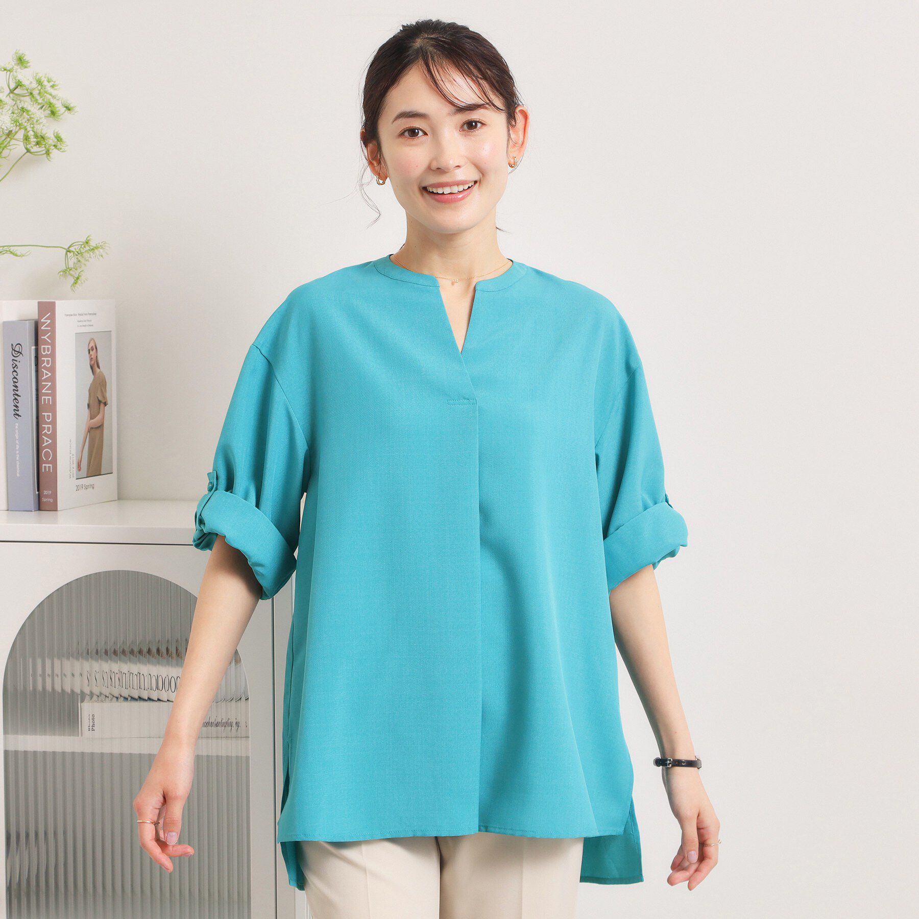 ITS&rsquo;DEMO「【UVケア／洗濯機OK／接触冷感／吸水速乾】麻調合繊スキッパーチュニック」|シャツ・ブラウス|グリーン(022)