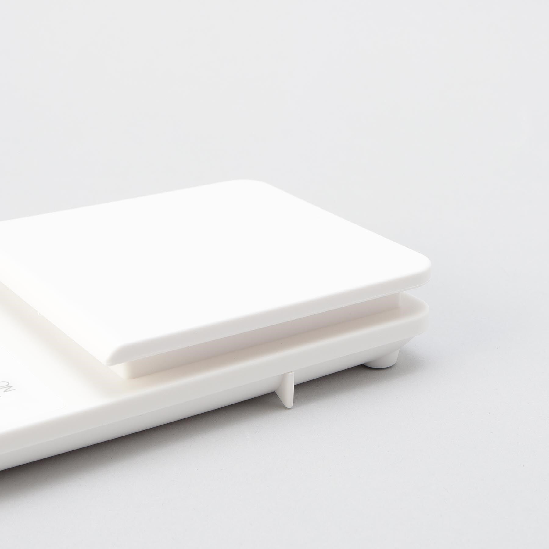 212 KITCHEN STORE「デジタルスケール ルクーム 2kg WH」|食器・キッチングッズ|