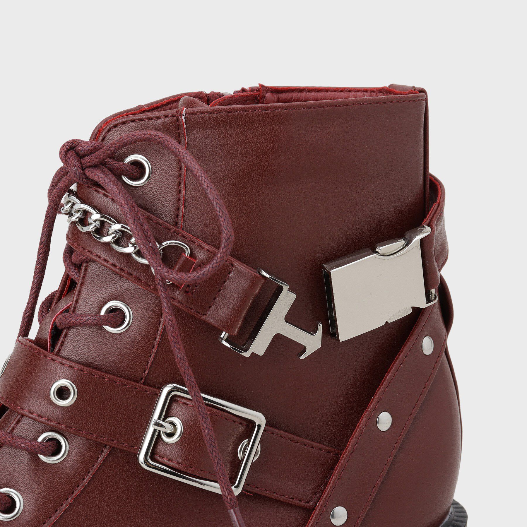 csT&P「厚底ベルト付きブーツ」|ショートブーツ|