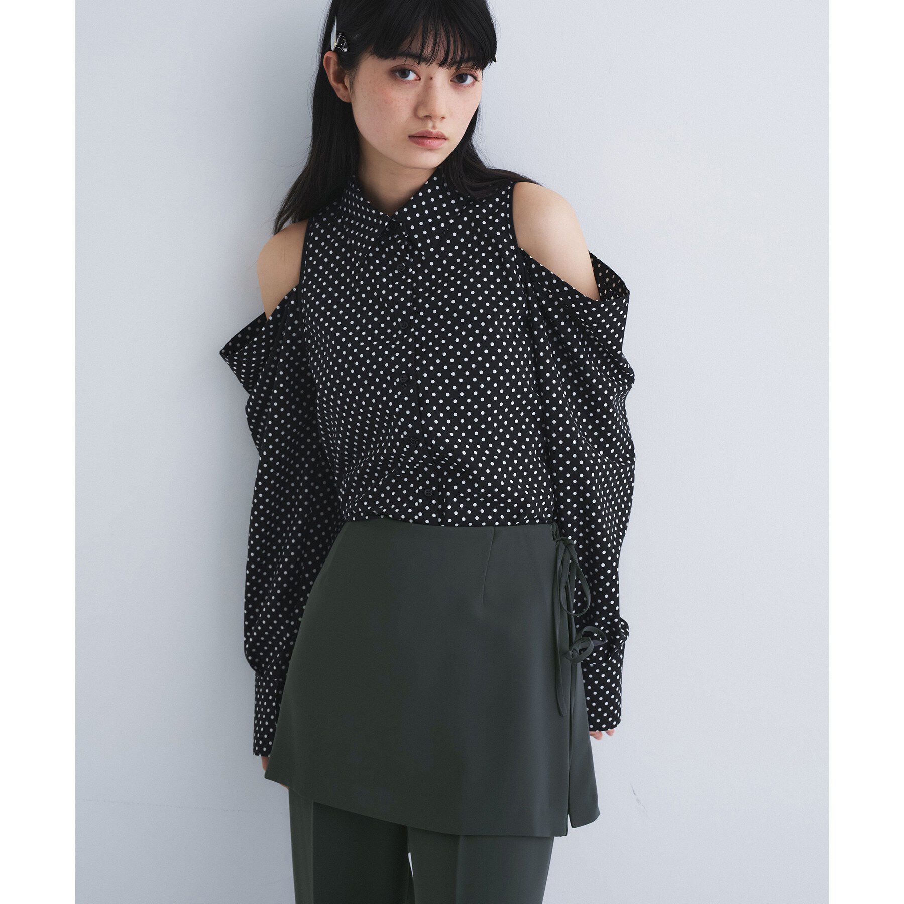 CODE A「dots open shoulder shirts」|シャツ・ブラウス|ブラック(619)