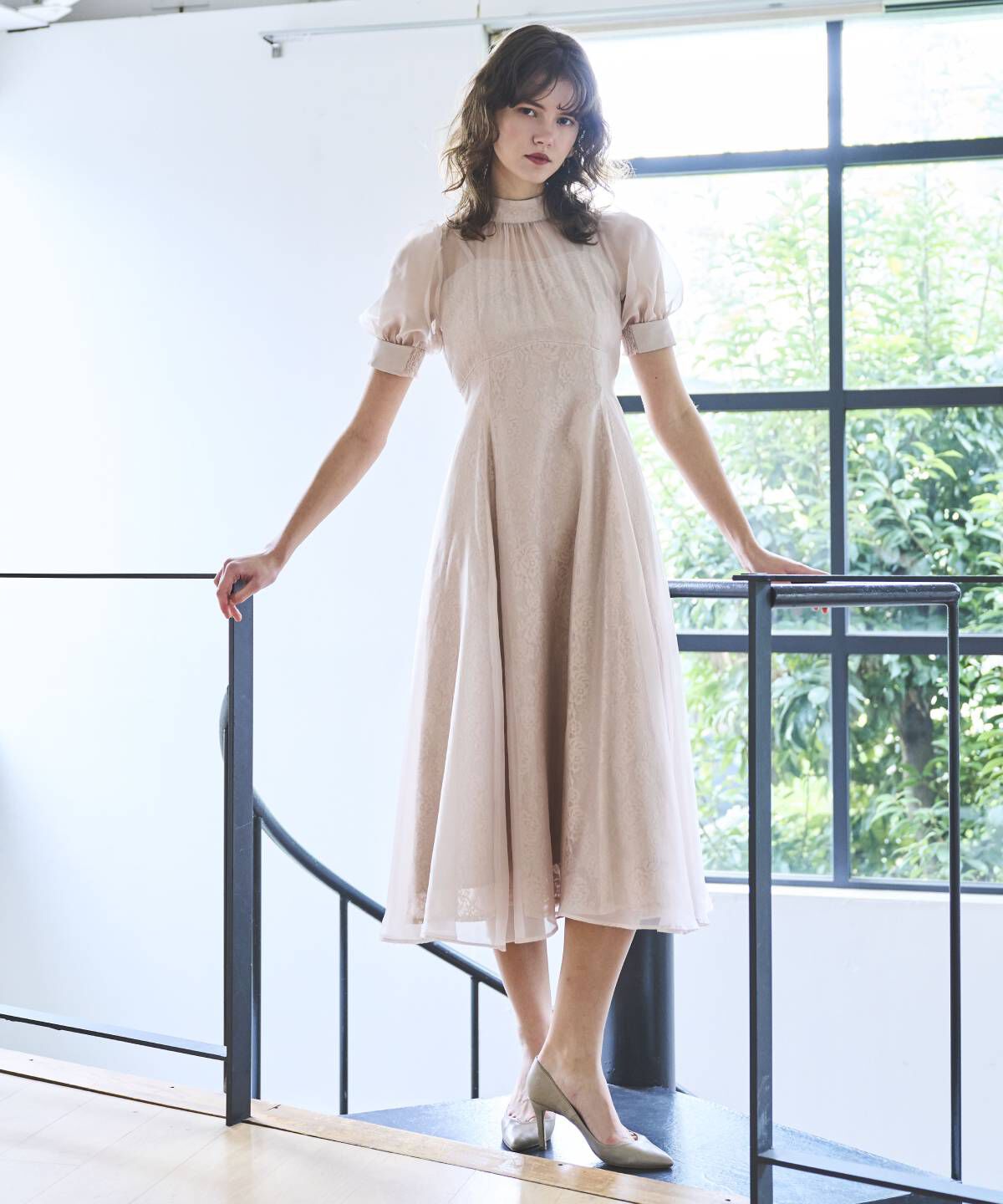 アンドクチュール「オーガンジー&times;レースドレス」|ドレス|ベージュ