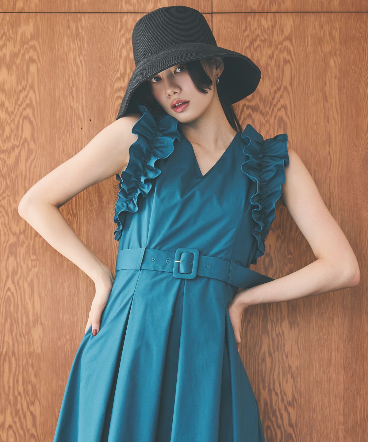 アンドクチュール「ショルダーフリルベルト付きワンピース」|ワンピース|