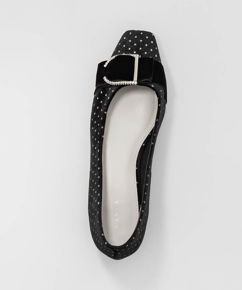  「ビジューバックルベルトフラットパンプス」|パンプス|