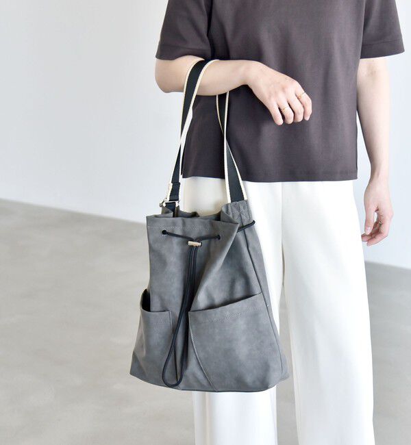 quaranciel「《予約》quaranciel: ポケット ラインベルト ワンハンドル トート バッグ（A4対応）」|トートバッグ|