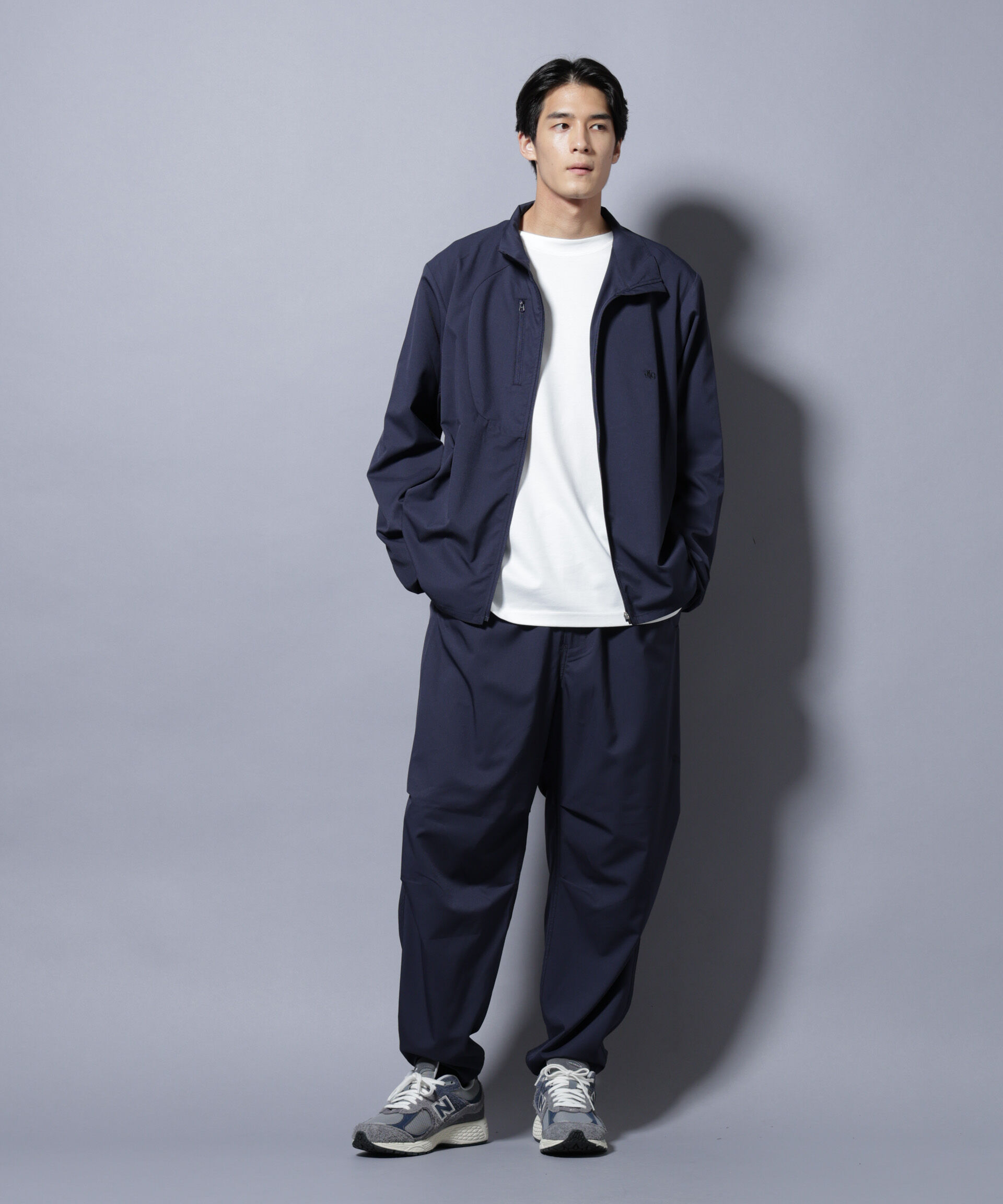 nano･universe「「NJ/CLUB」ワンポイントロゴトラックパンツ」|チノ|