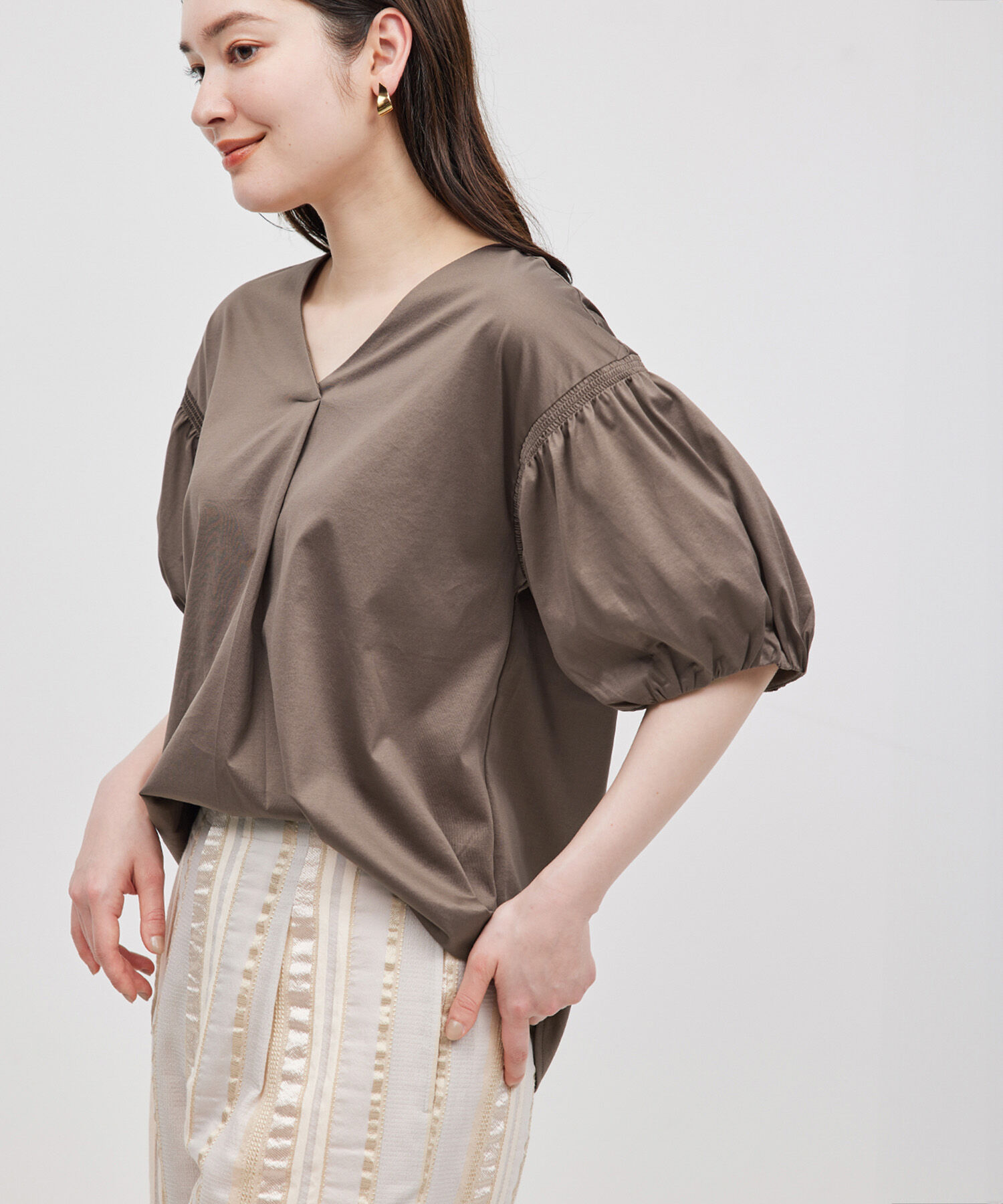 ROPE「【洗える】クリア天竺Vネック5分袖カットソー」|Tシャツ・カットソー|ブラウン(22)